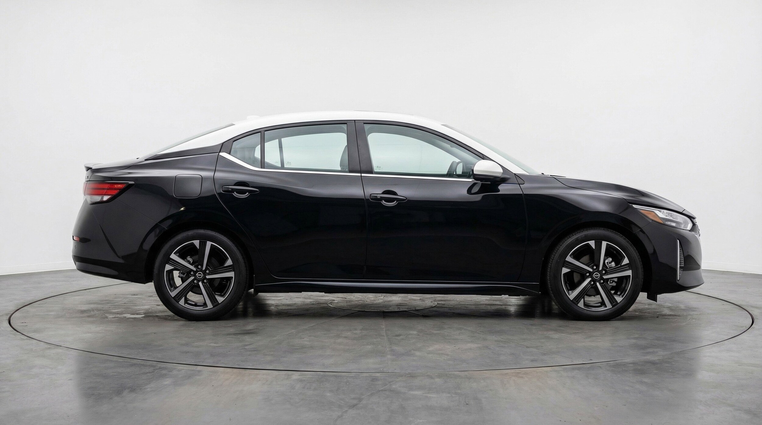 Thumbnail: 2025 Nissan Sentra - 9