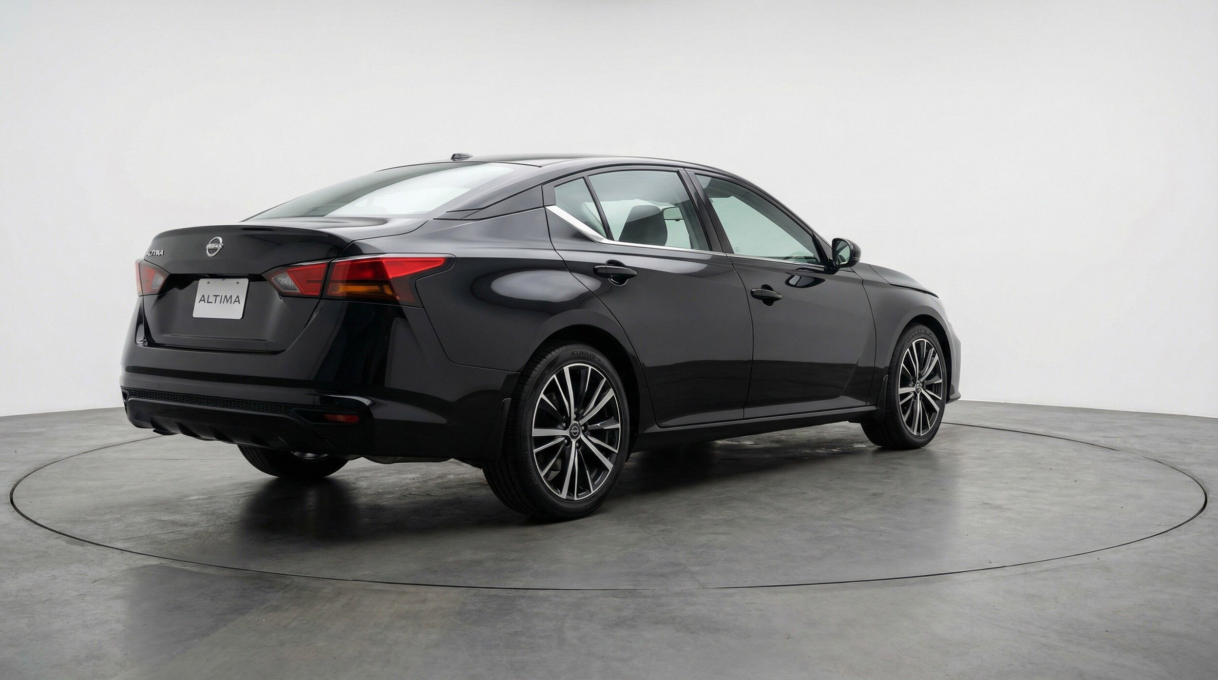 Thumbnail: 2025 Nissan Altima - 9