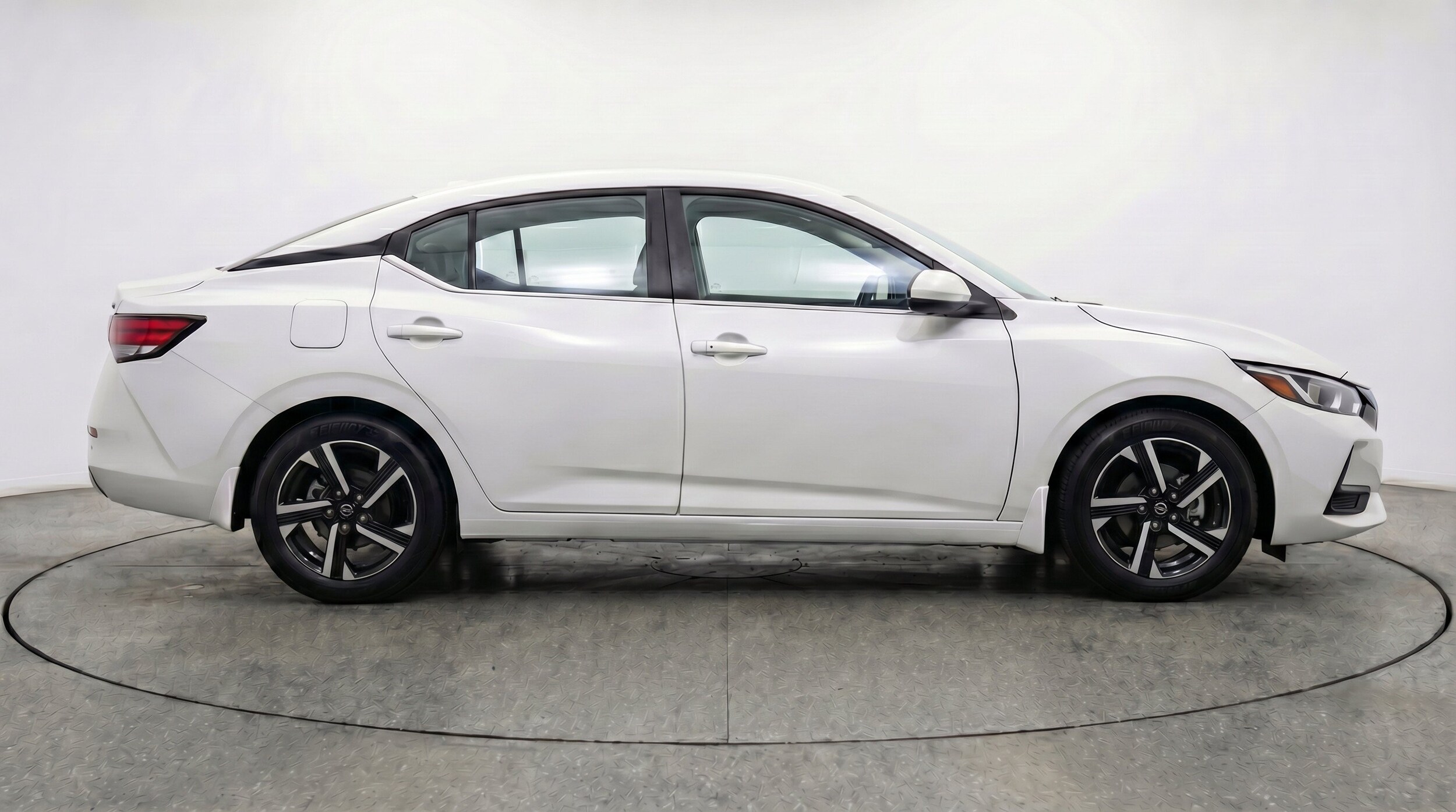 Thumbnail: 2025 Nissan Sentra - 11
