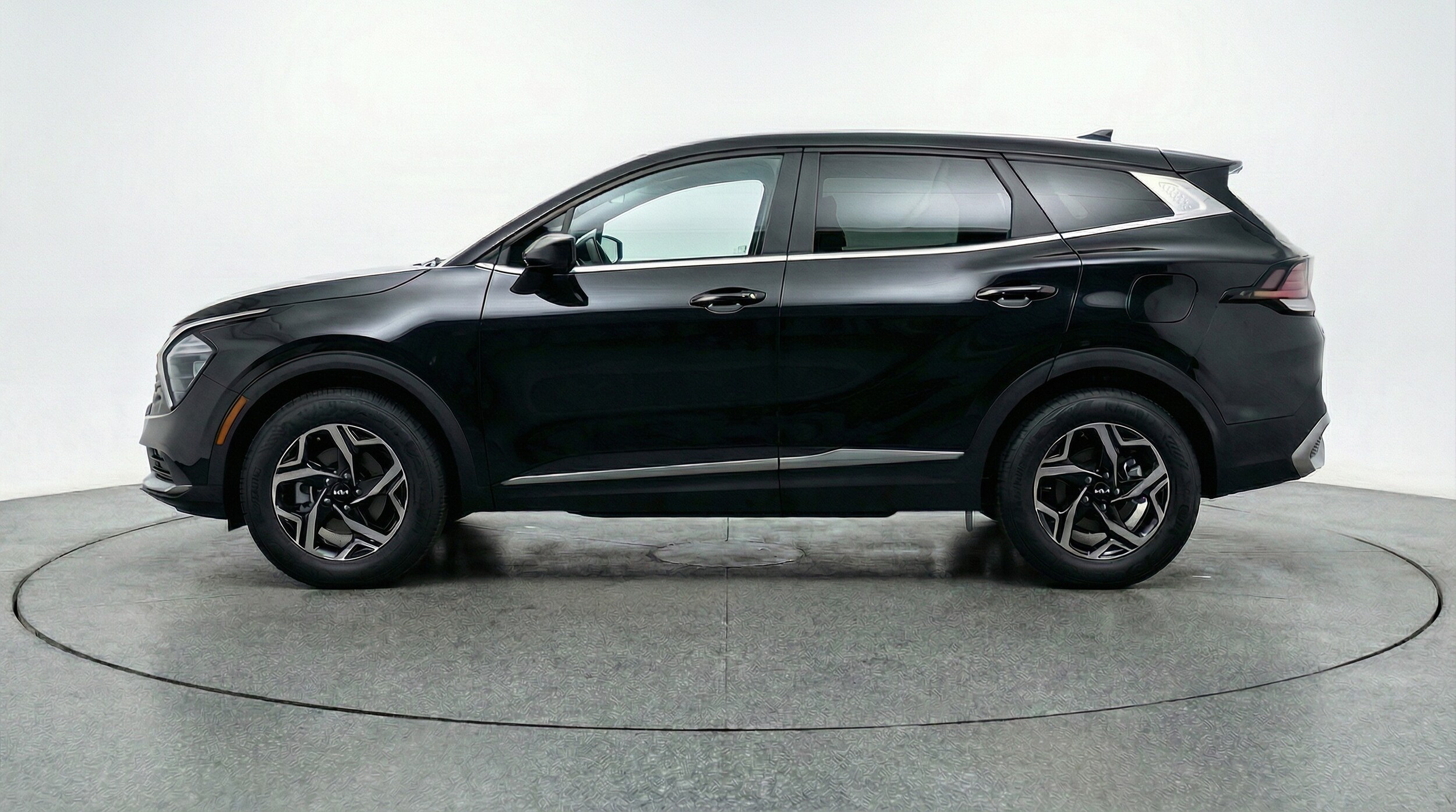 Thumbnail: 2025 Kia Sportage - 4