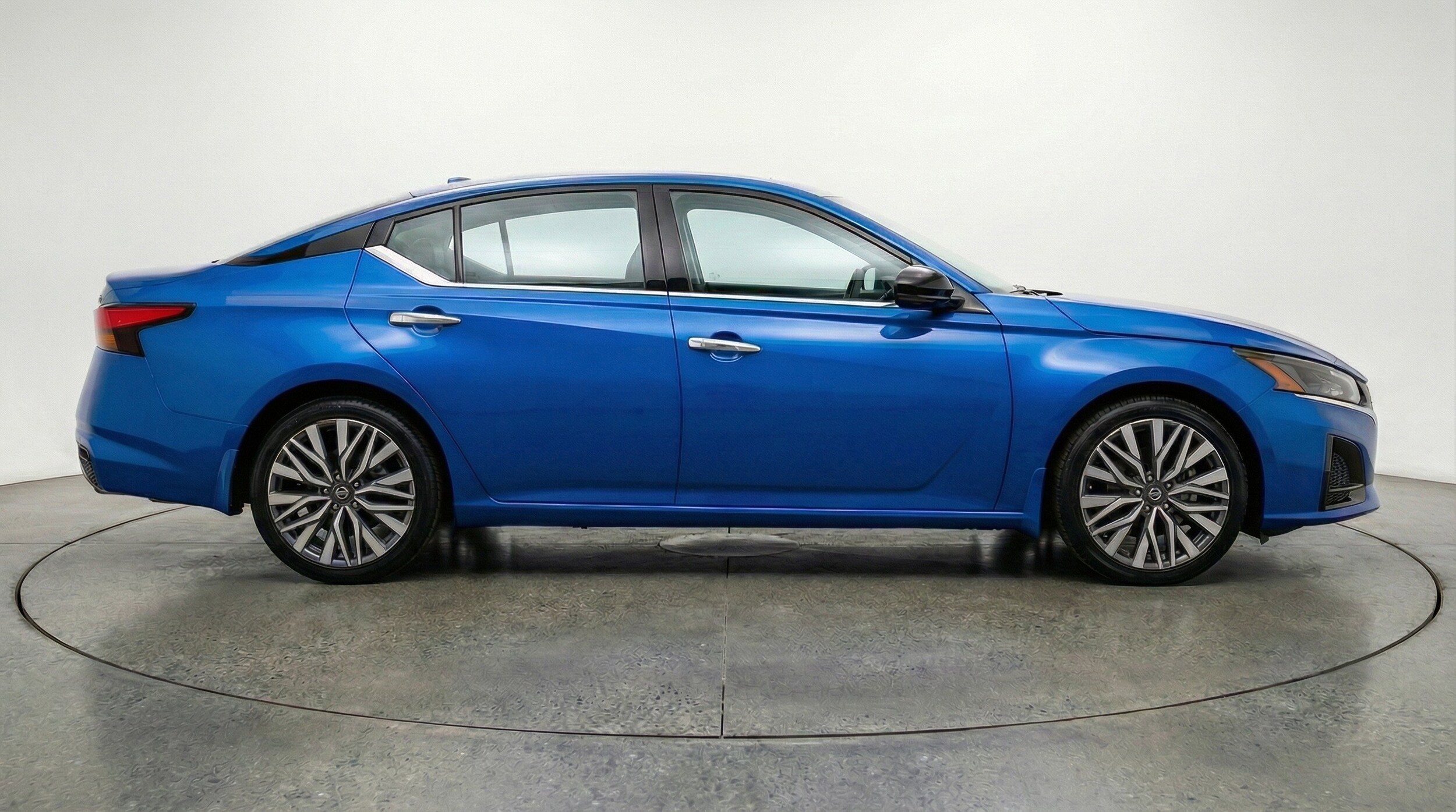 Thumbnail: 2025 Nissan Altima - 11