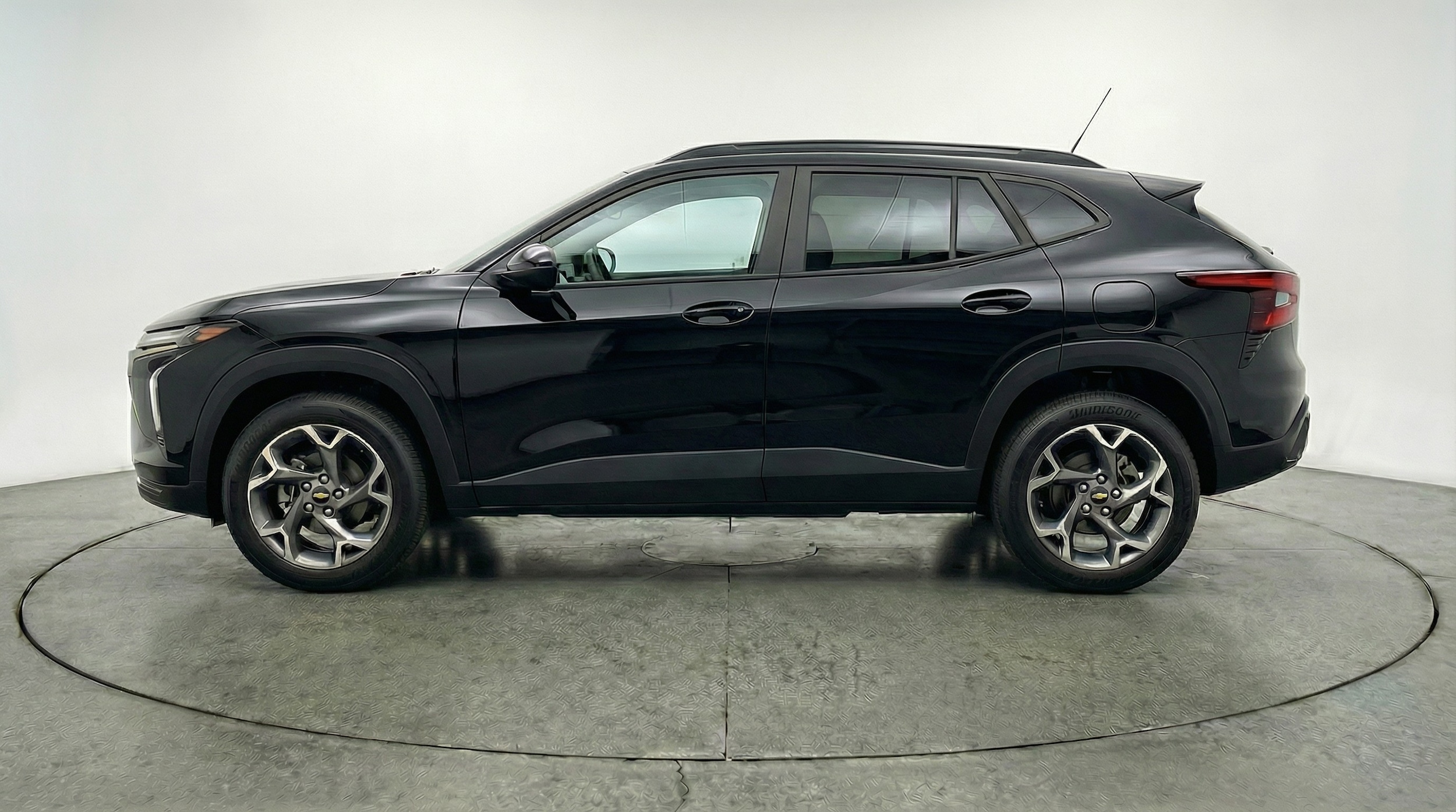 Thumbnail: 2025 Chevrolet Trax - 4