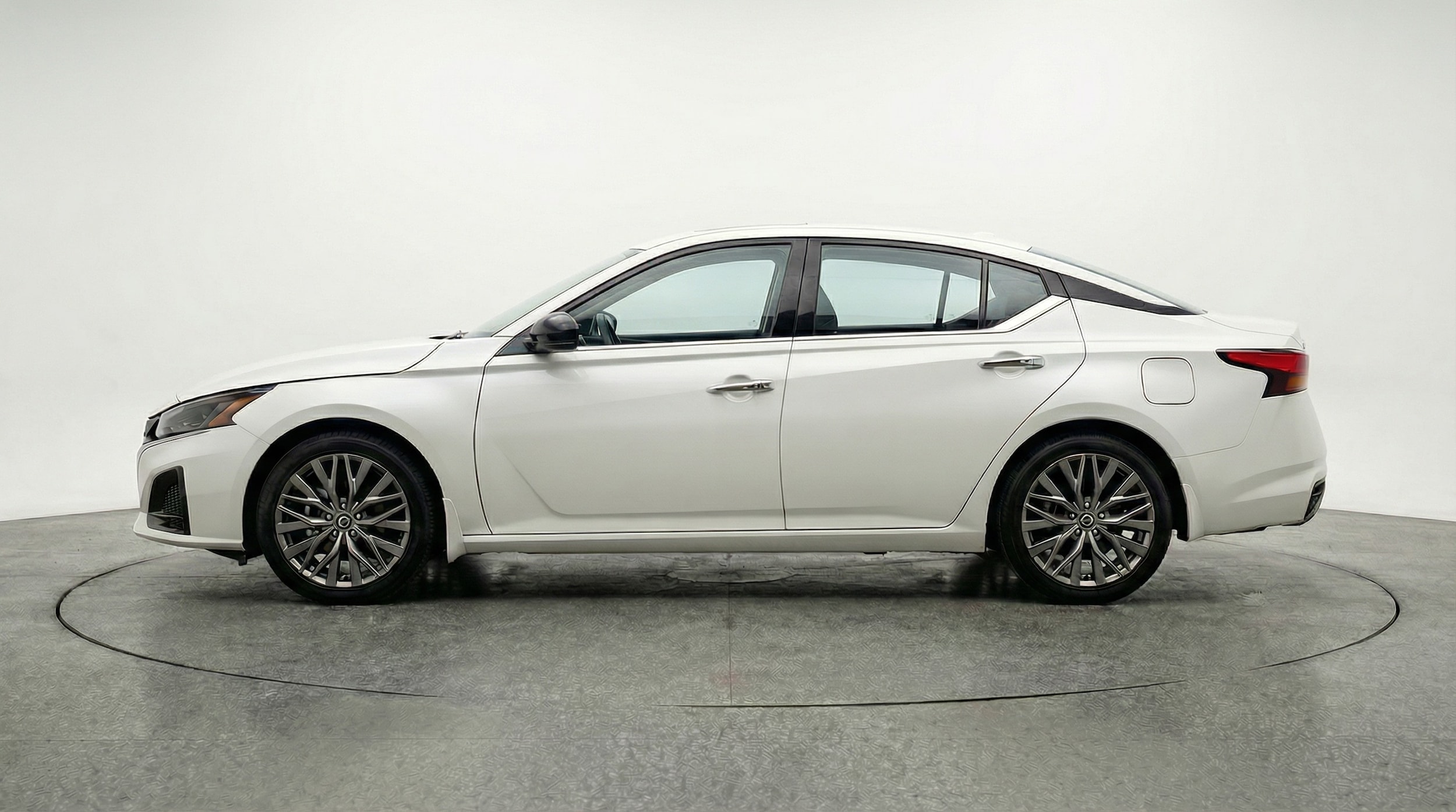 Thumbnail: 2025 Nissan Altima - 4