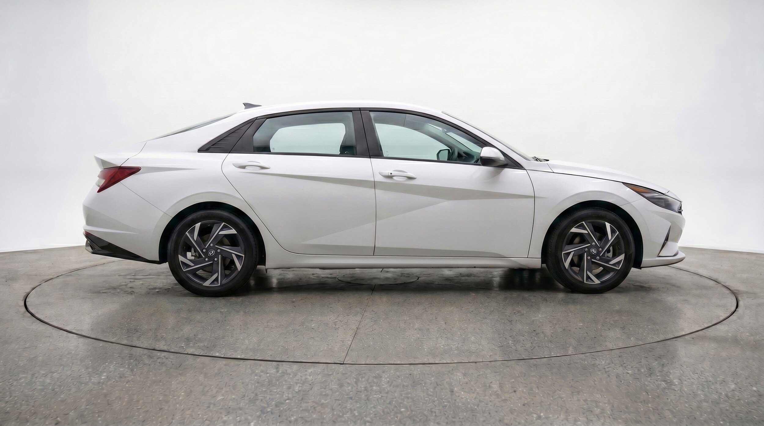 Thumbnail: 2025 Hyundai Elantra - 11