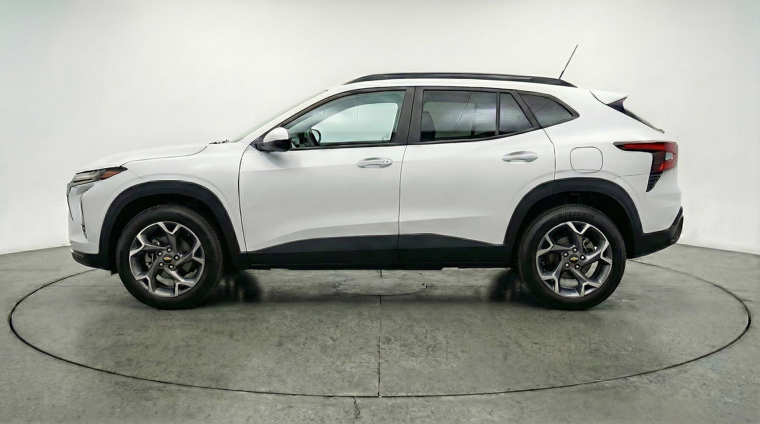 Thumbnail: 2025 Chevrolet Trax - 5