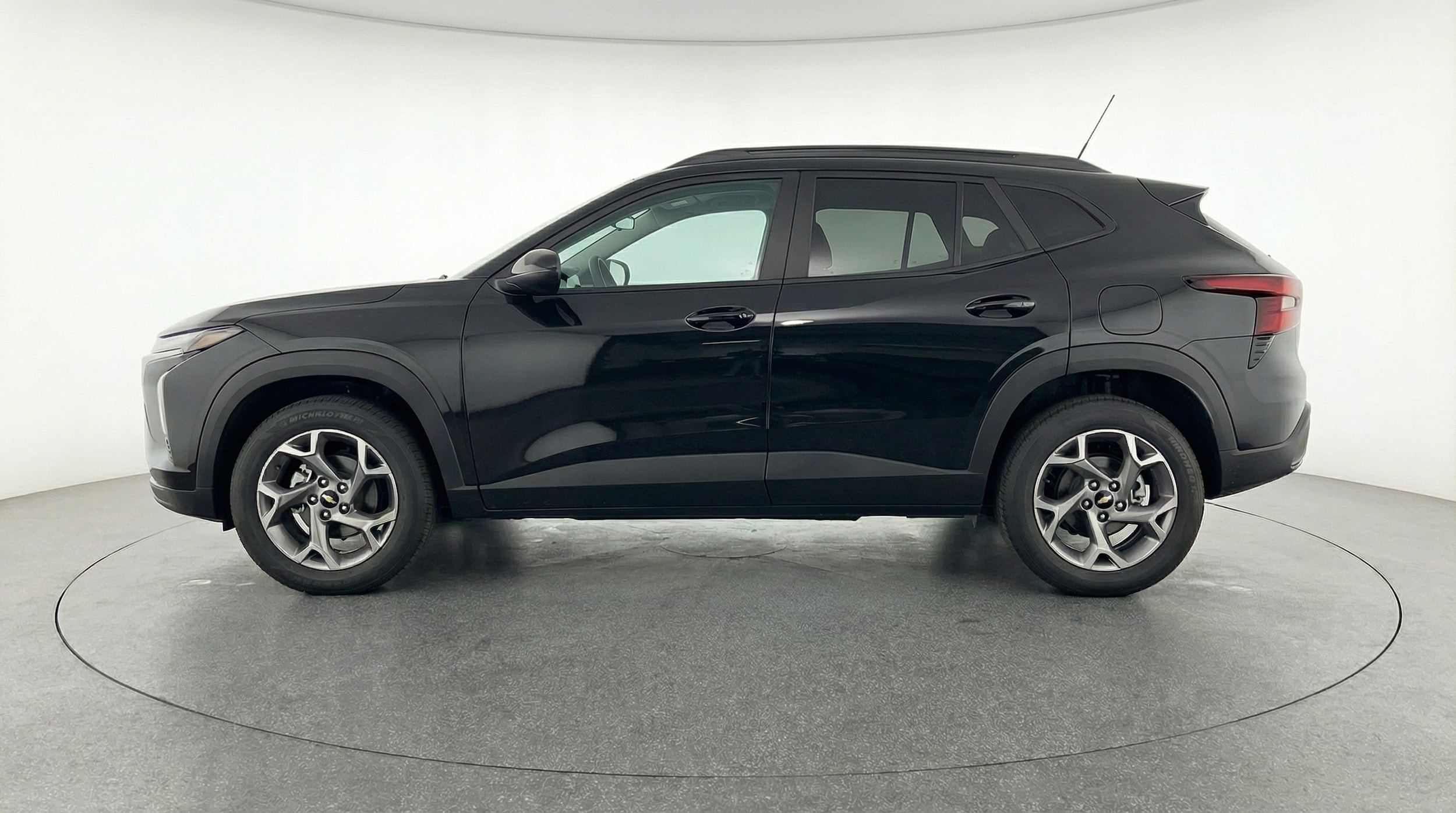 Thumbnail: 2025 Chevrolet Trax - 4