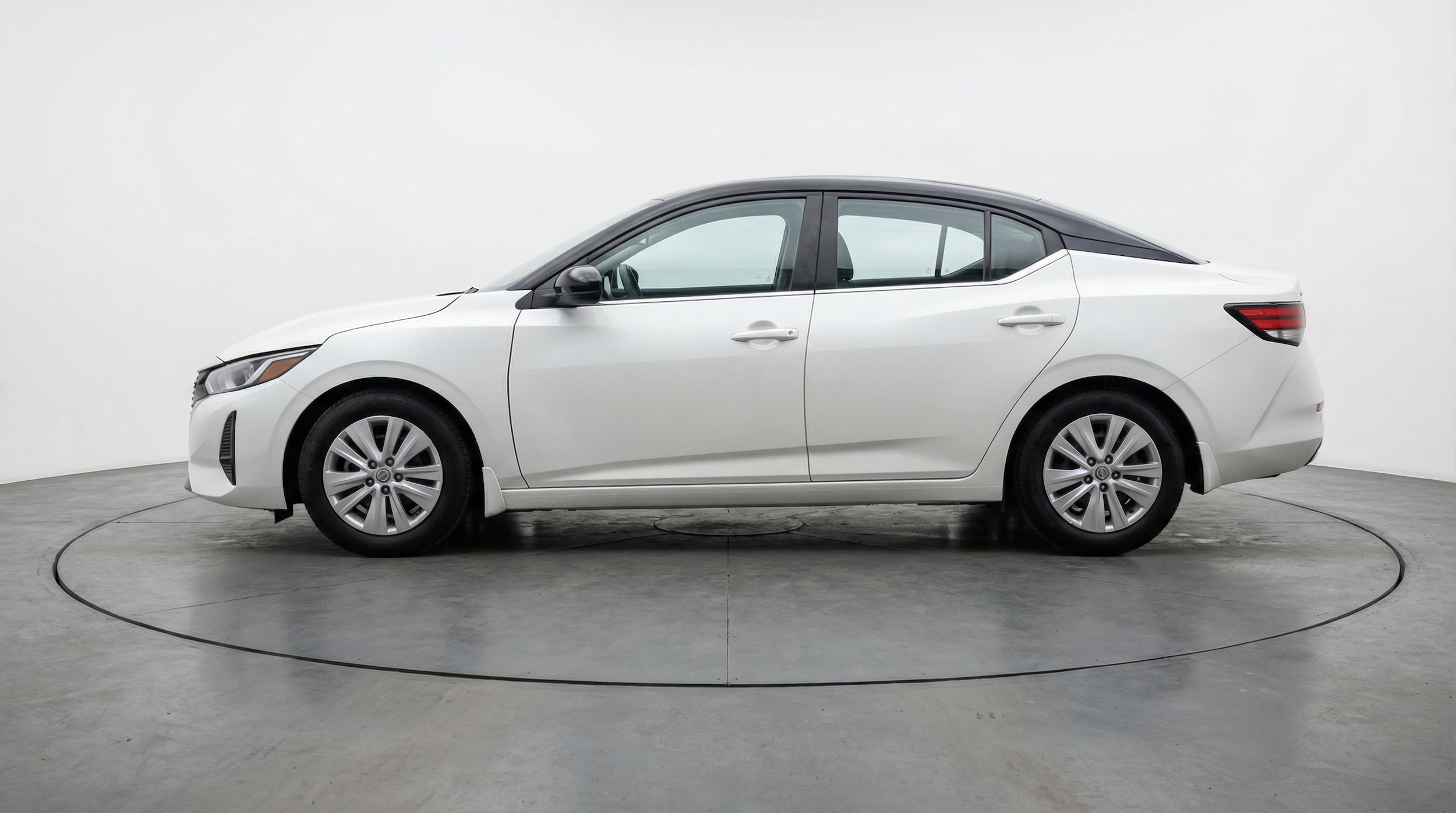 Thumbnail: 2025 Nissan Sentra - 4