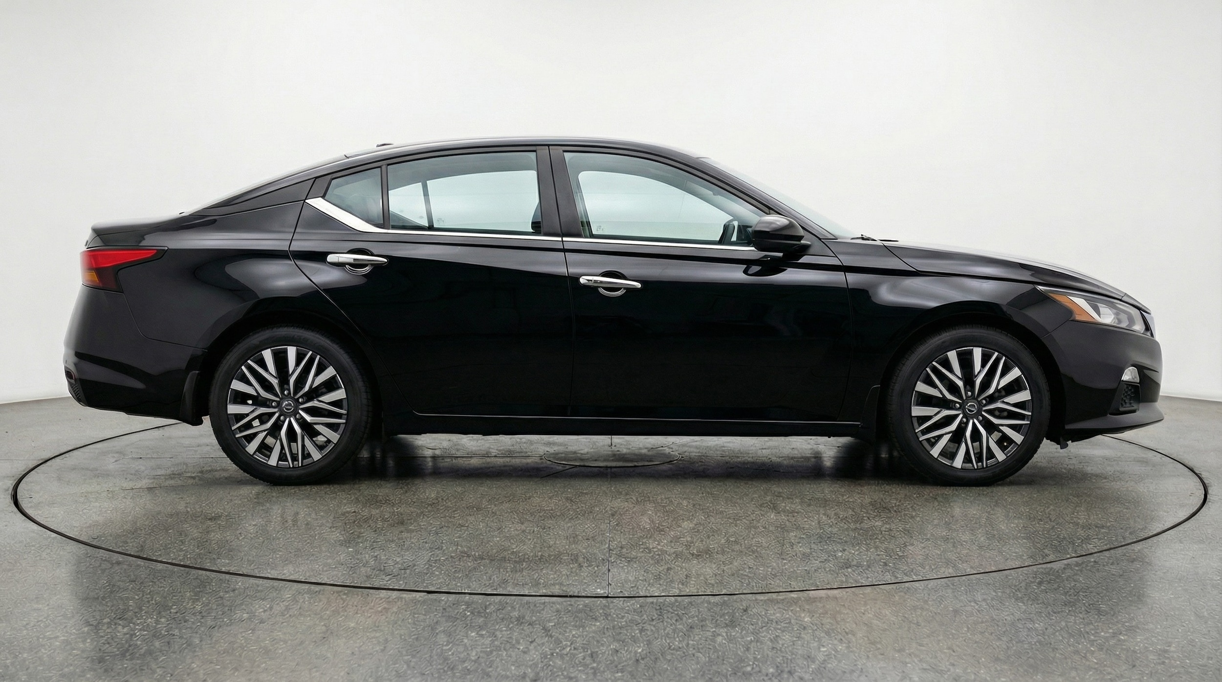 Thumbnail: 2025 Nissan Altima - 8