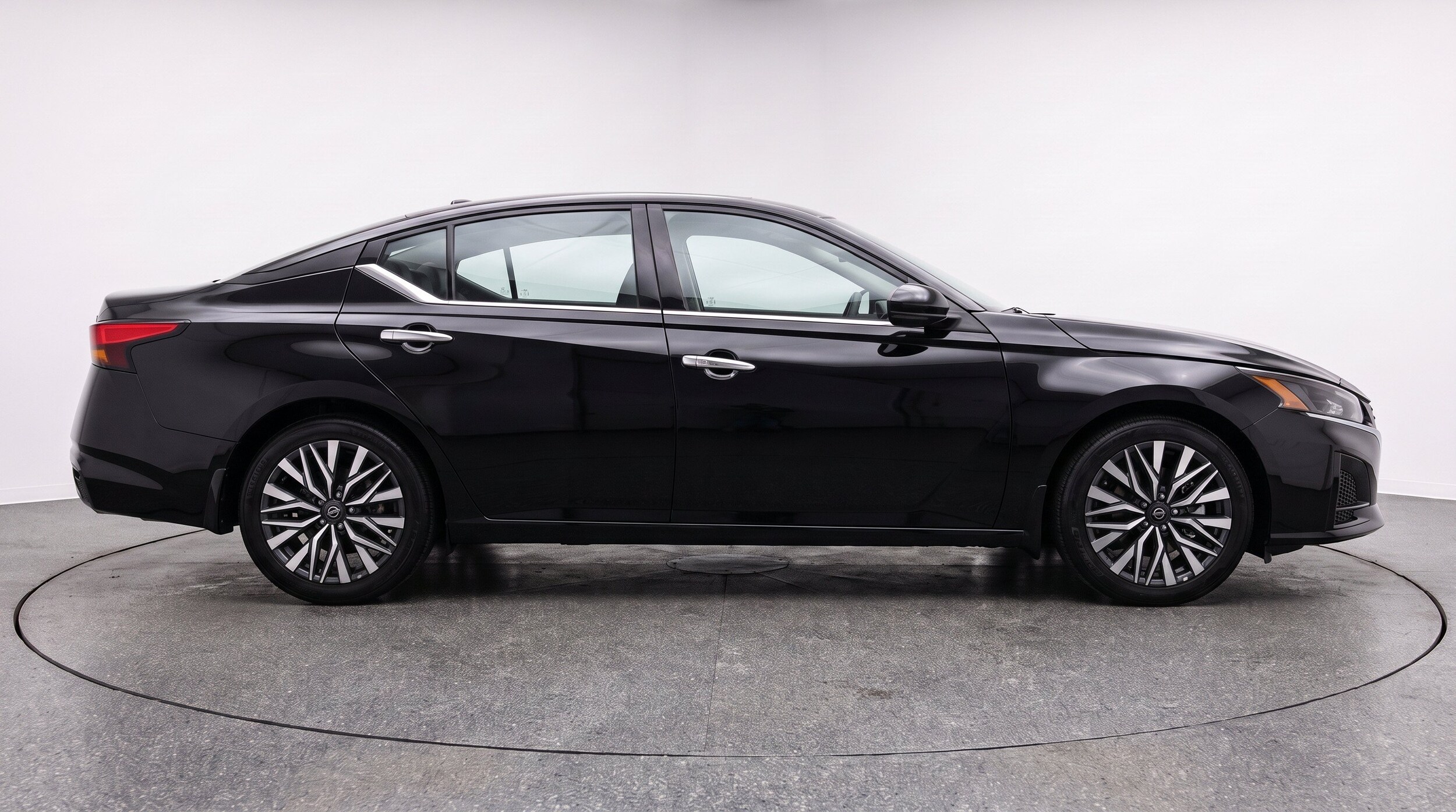Thumbnail: 2025 Nissan Altima - 11