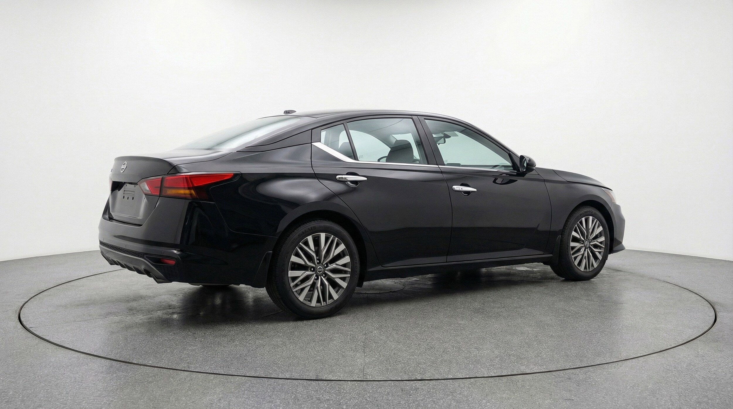 Thumbnail: 2025 Nissan Altima - 9