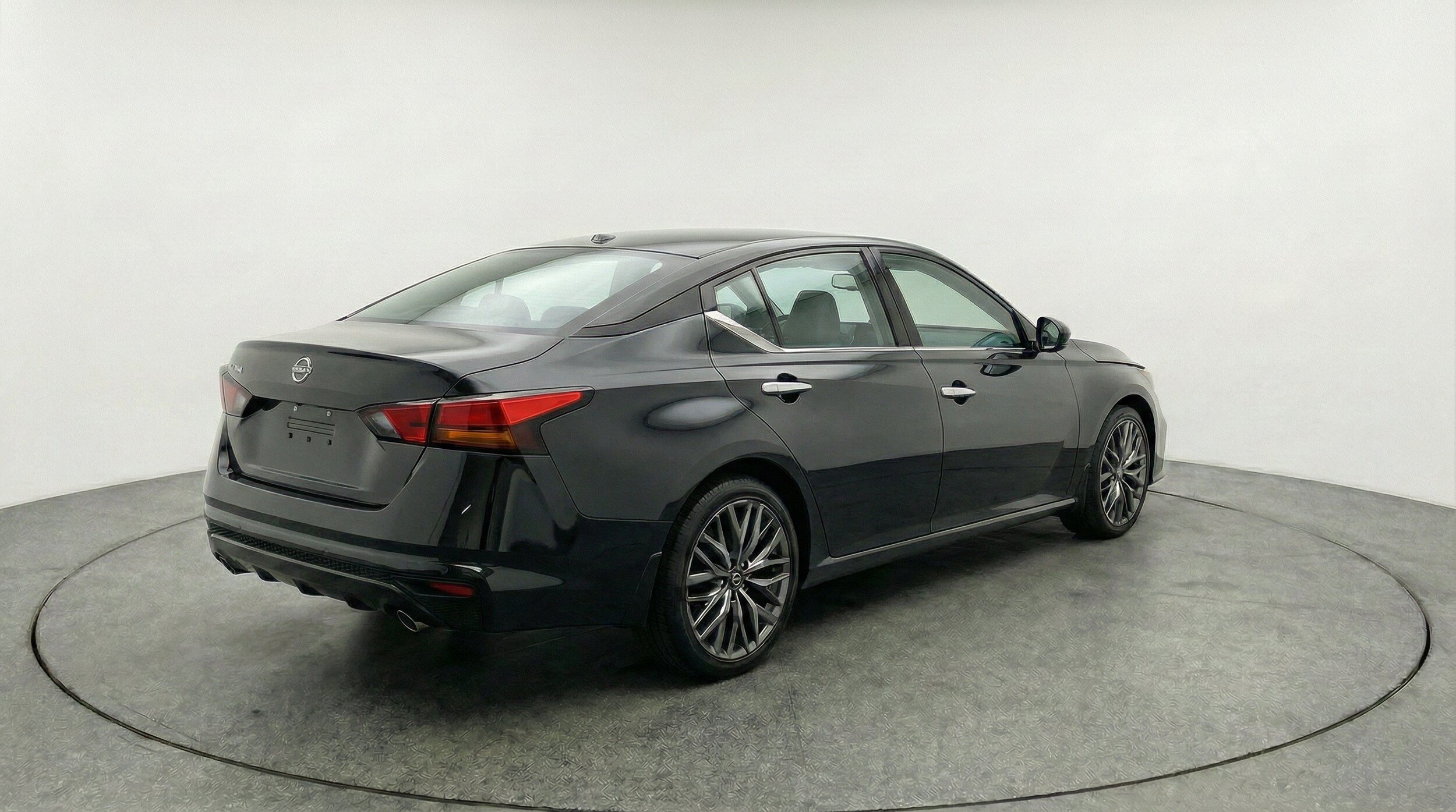 Thumbnail: 2025 Nissan Altima - 9