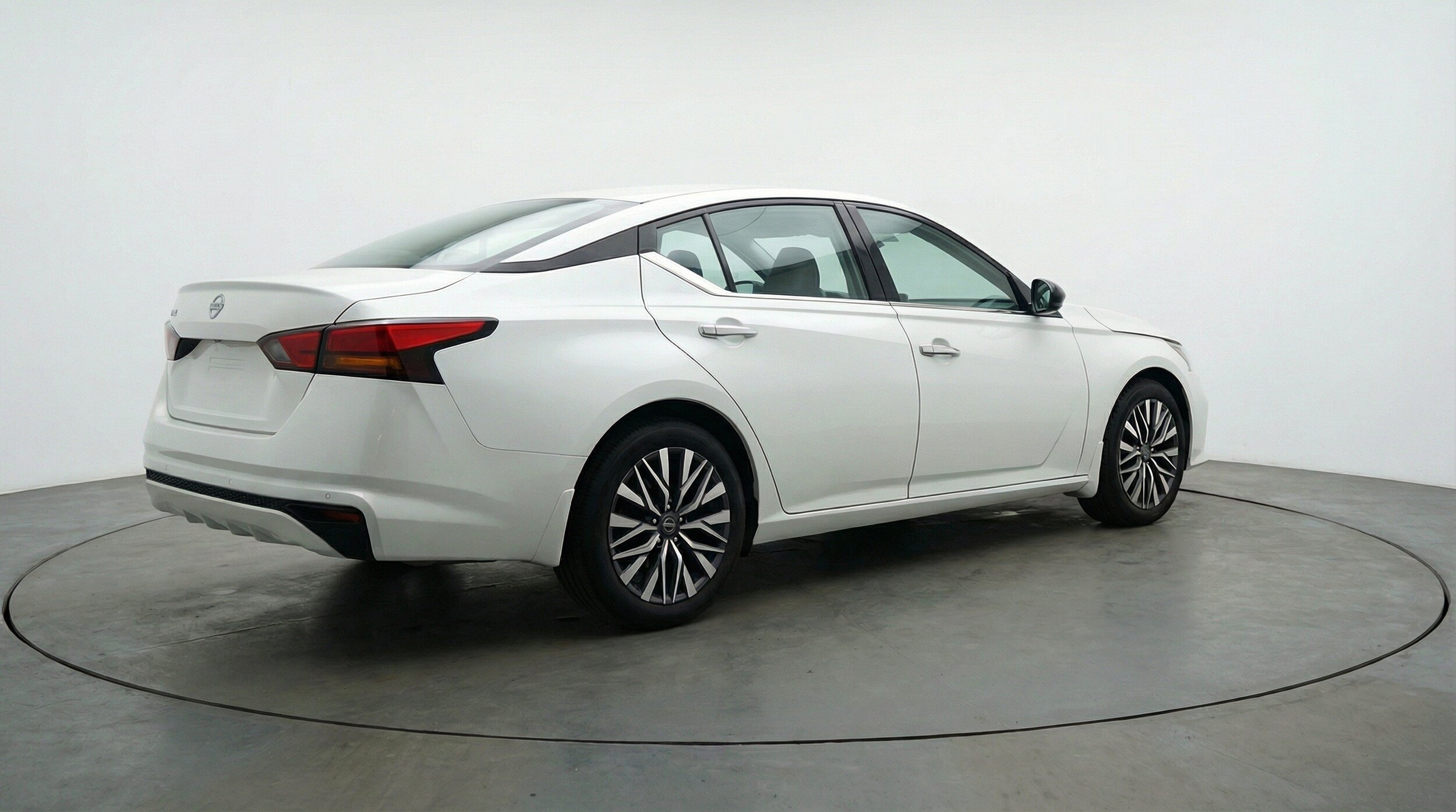 Thumbnail: 2025 Nissan Altima - 9