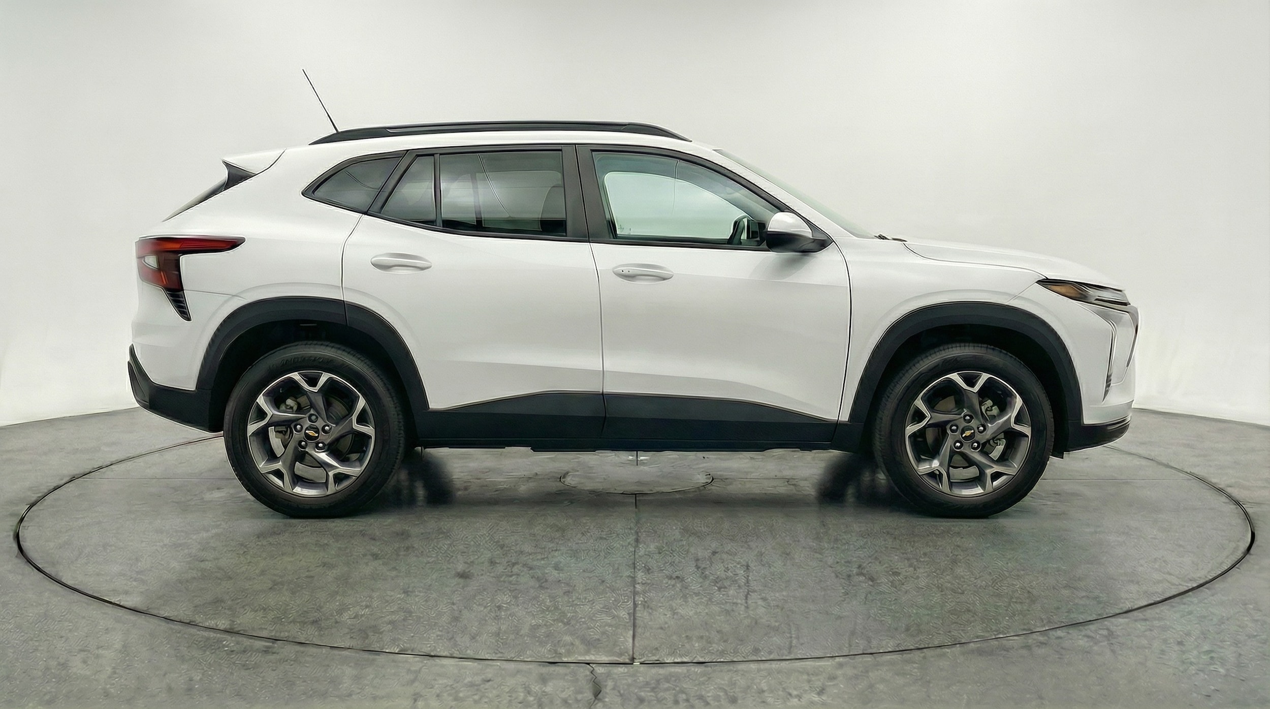 Thumbnail: 2025 Chevrolet Trax - 8