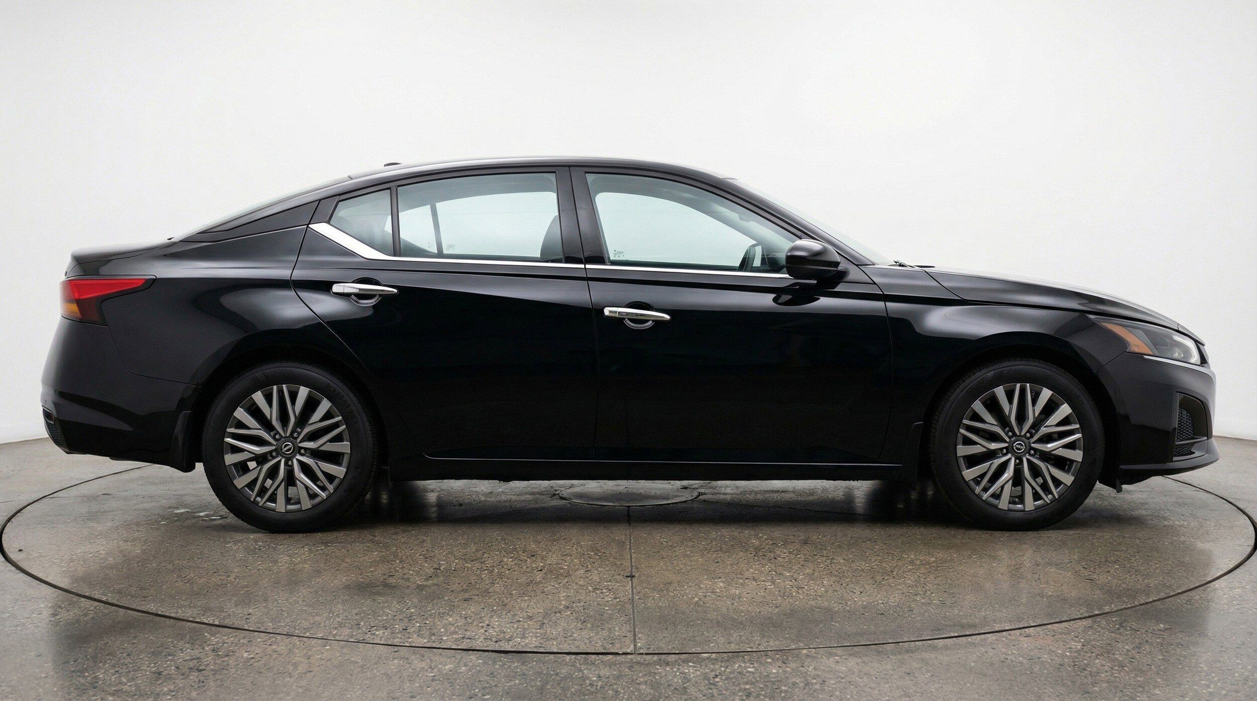 Thumbnail: 2025 Nissan Altima - 11