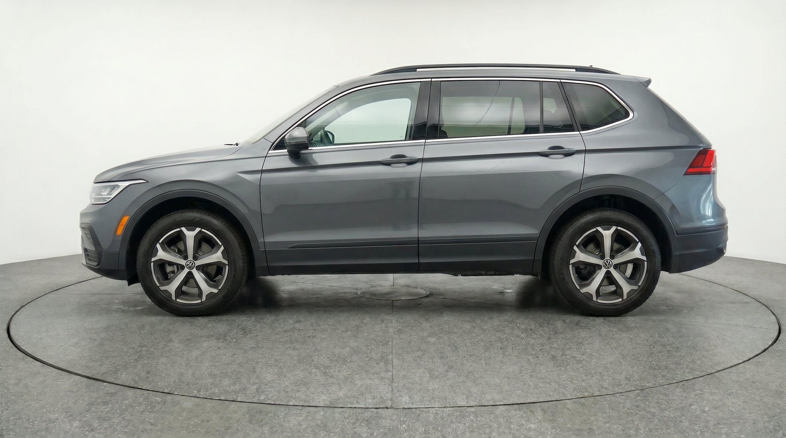 Thumbnail: 2026 Volkswagen Tiguan - 5
