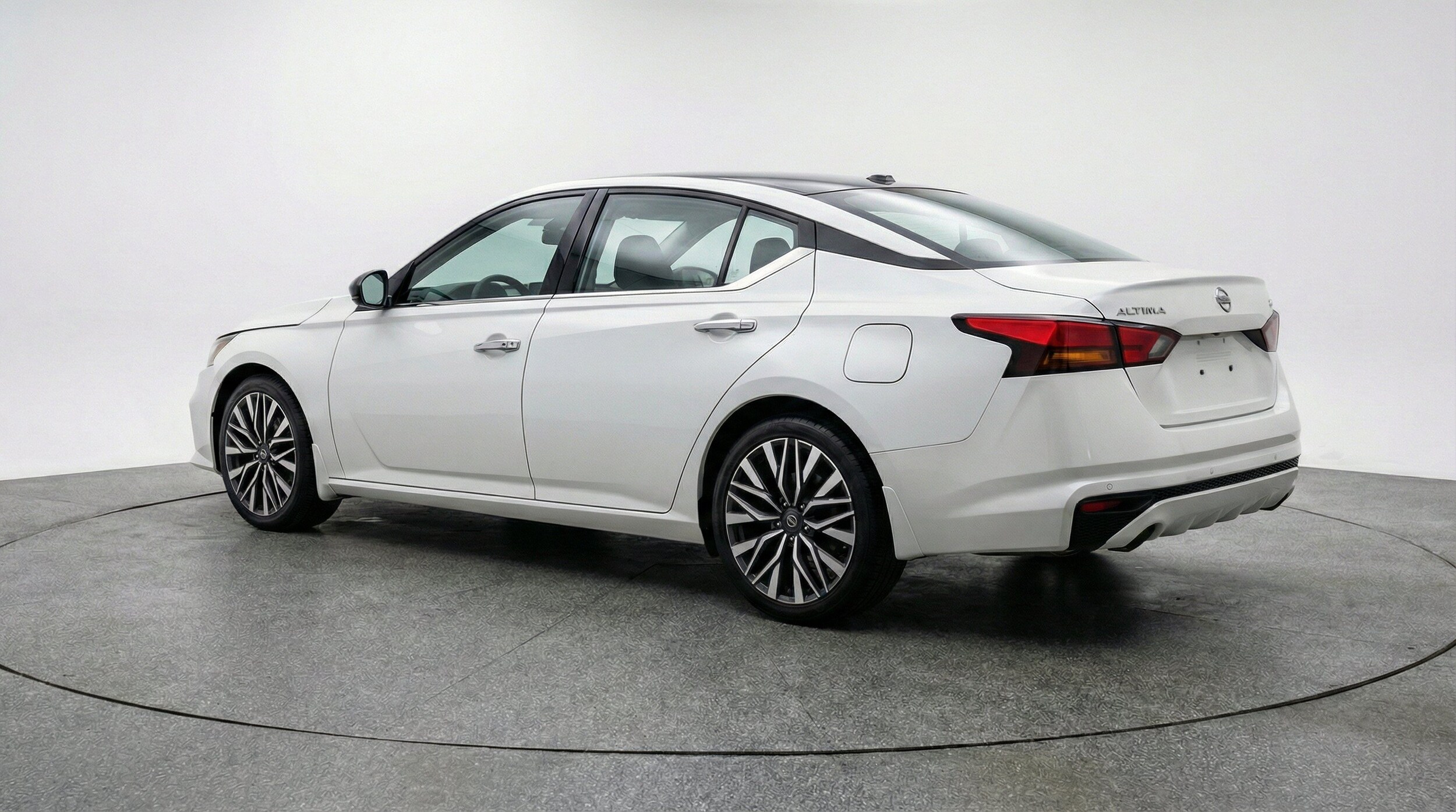Thumbnail: 2025 Nissan Altima - 6