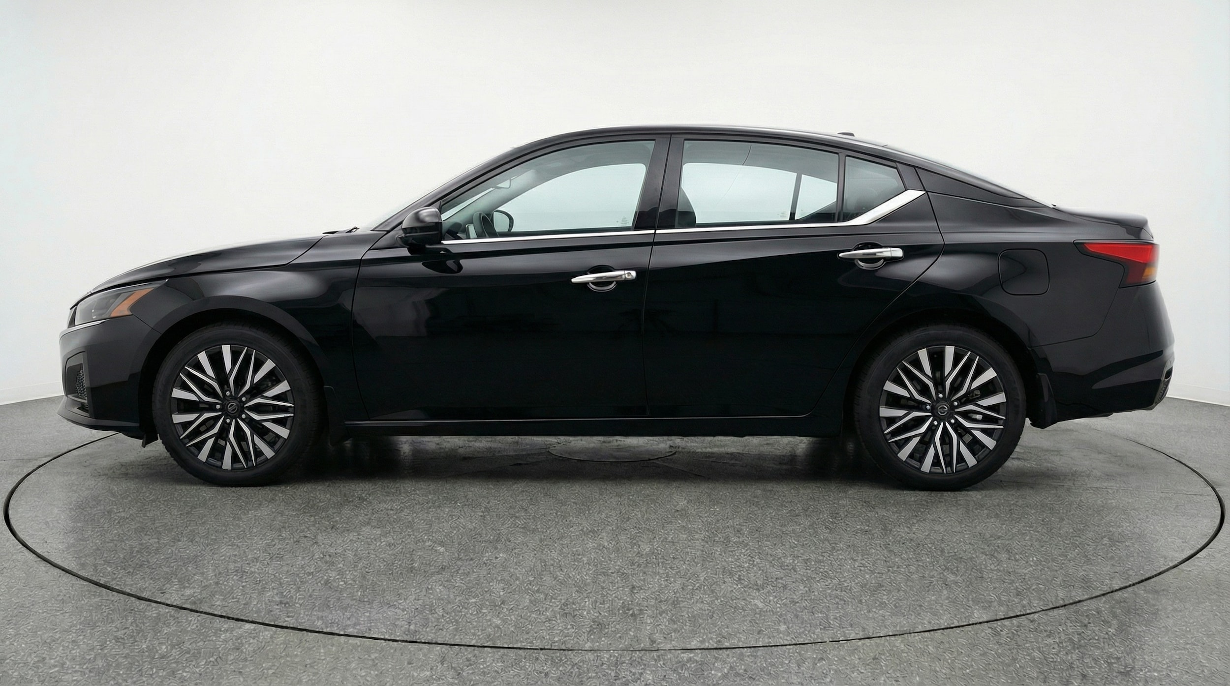 Thumbnail: 2025 Nissan Altima - 4