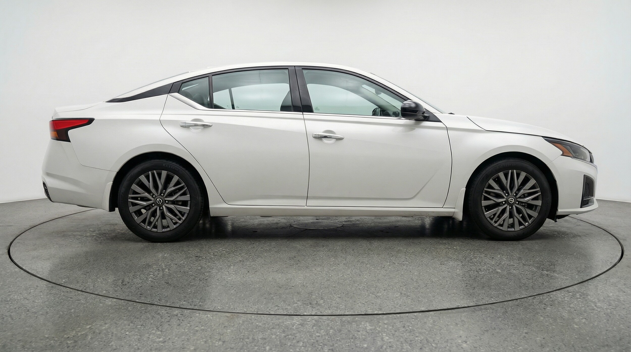 Thumbnail: 2025 Nissan Altima - 8