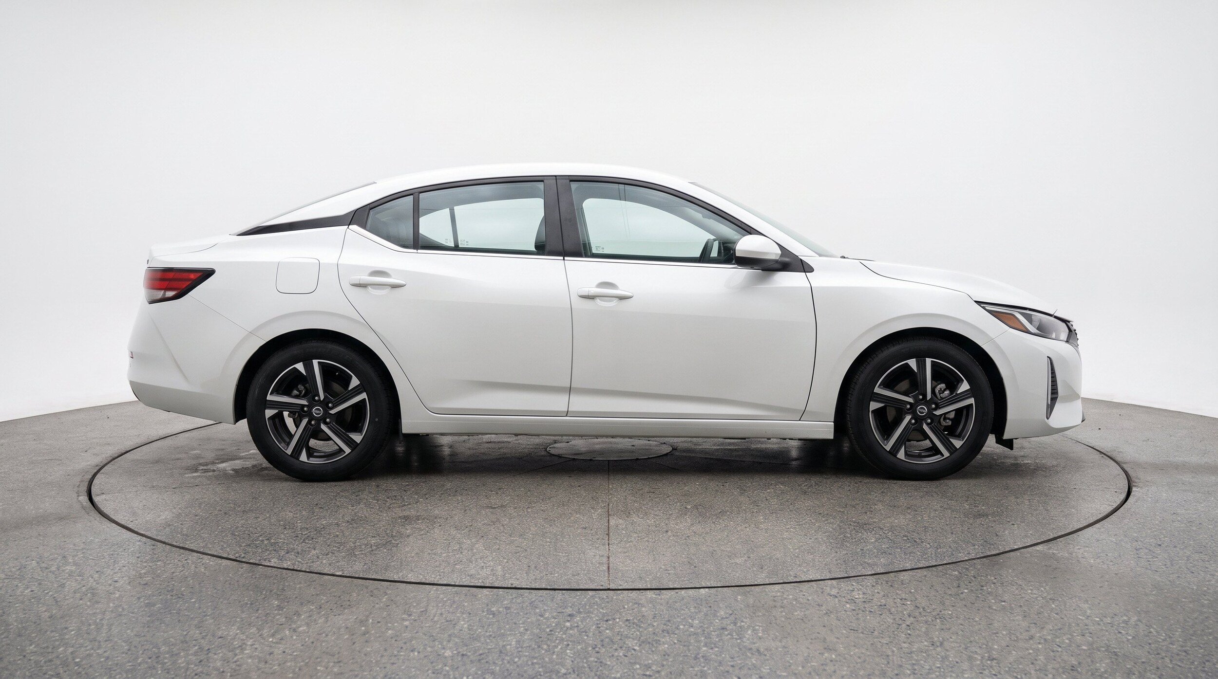 Thumbnail: 2025 Nissan Sentra - 10