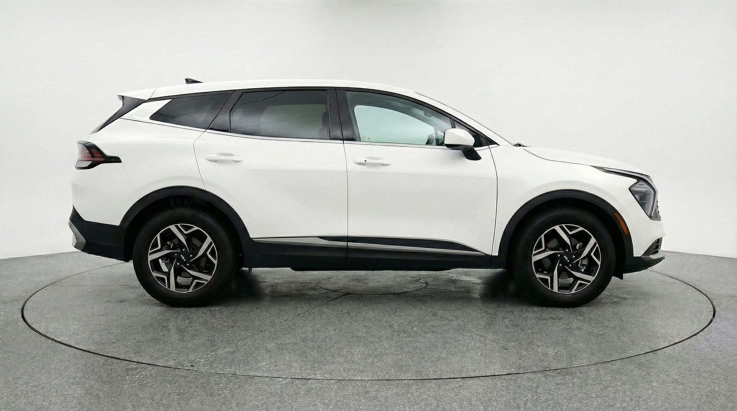 Thumbnail: 2025 Kia Sportage - 8