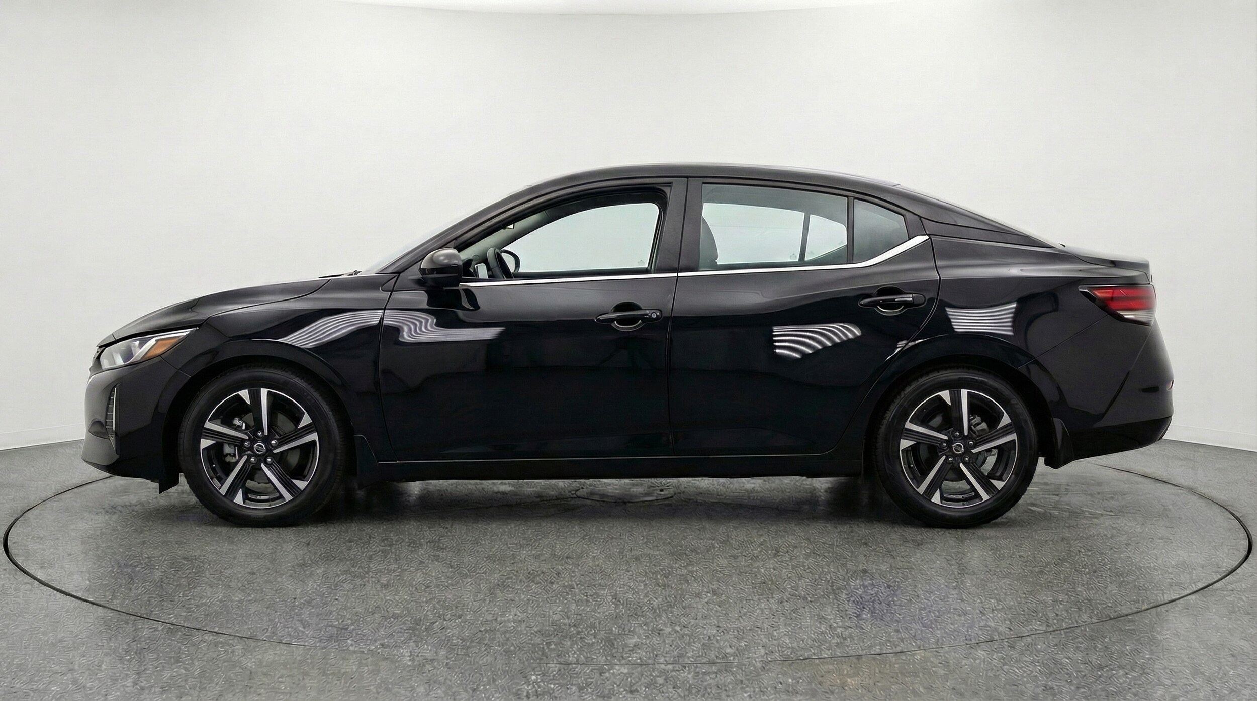 Thumbnail: 2025 Nissan Sentra - 4