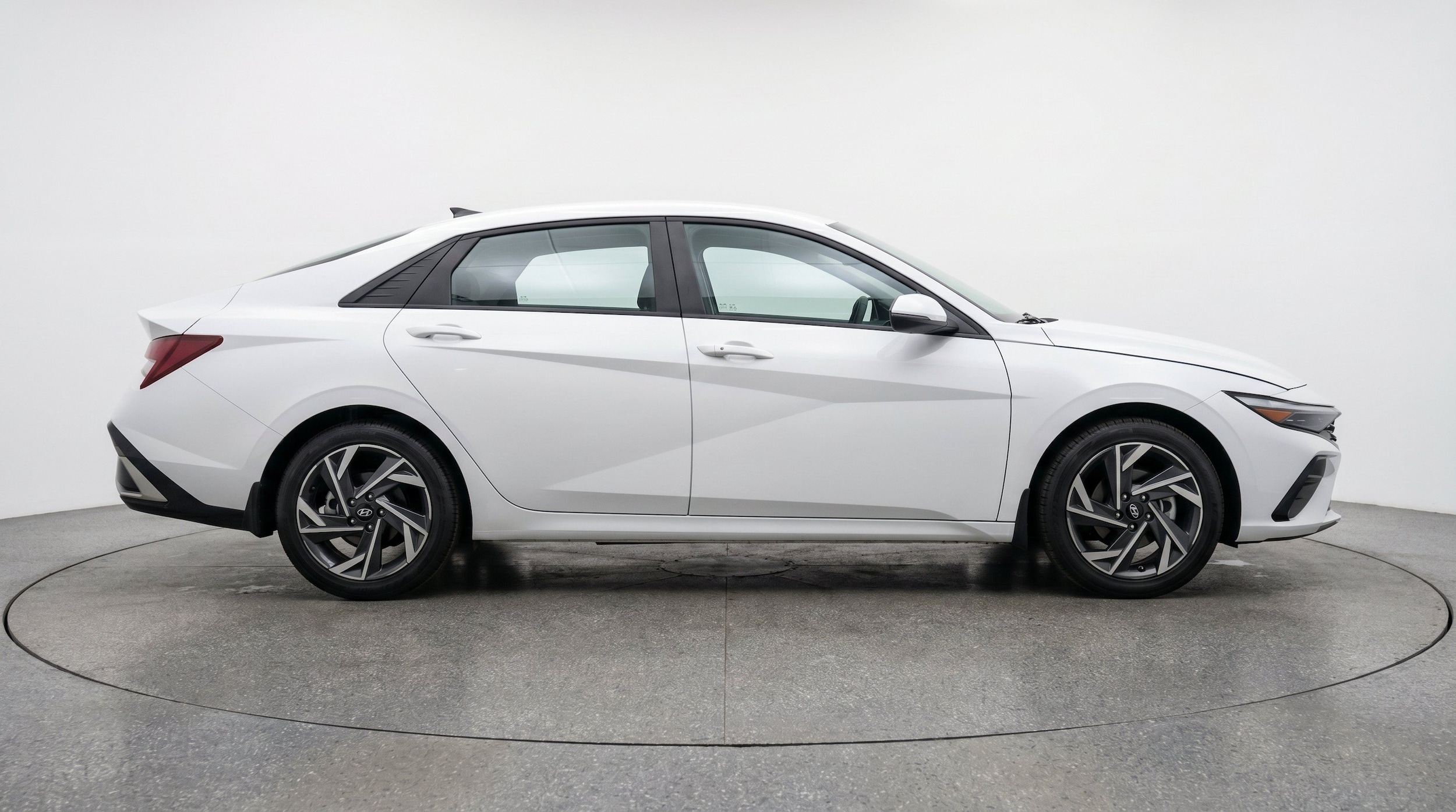 Thumbnail: 2025 Hyundai Elantra - 11