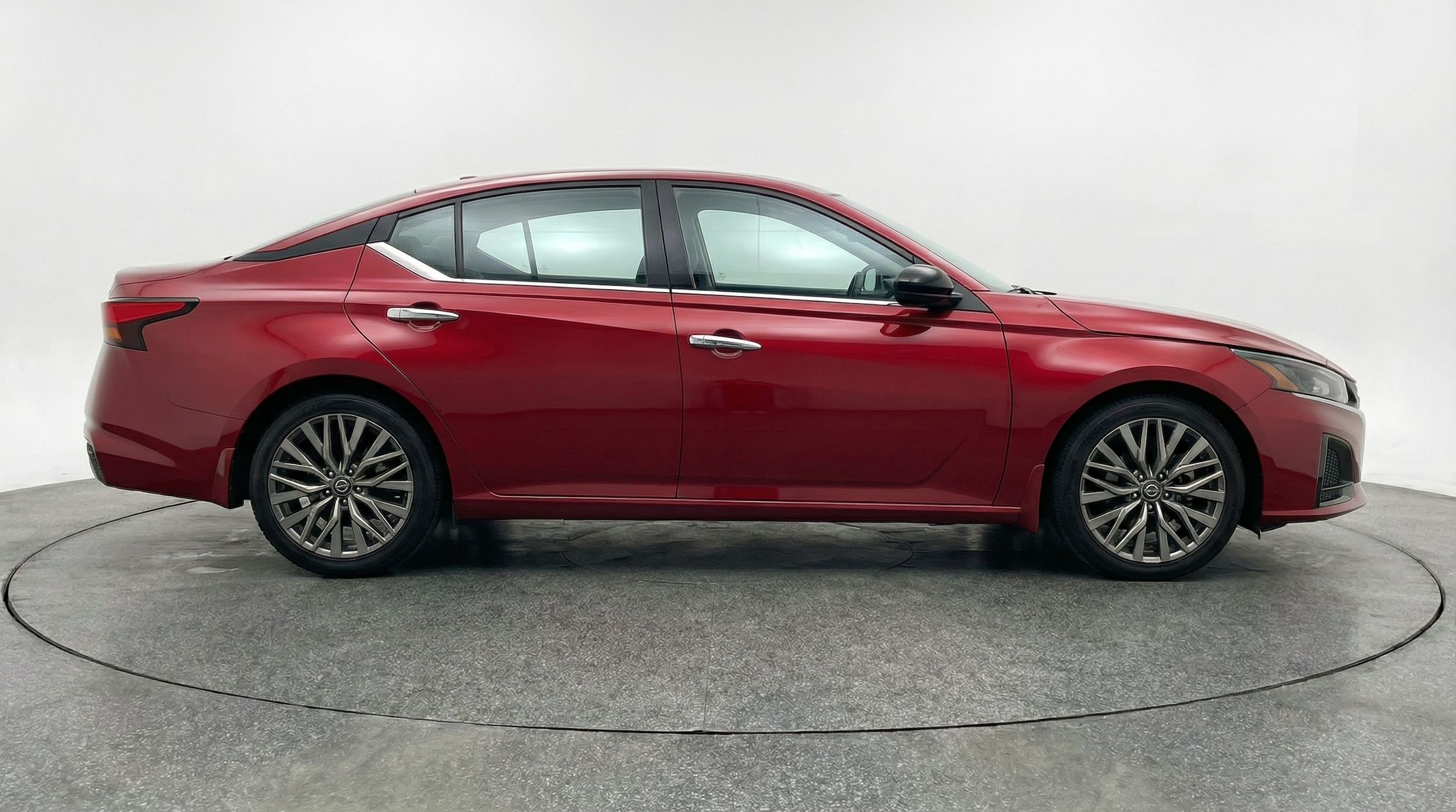 Thumbnail: 2025 Nissan Altima - 8