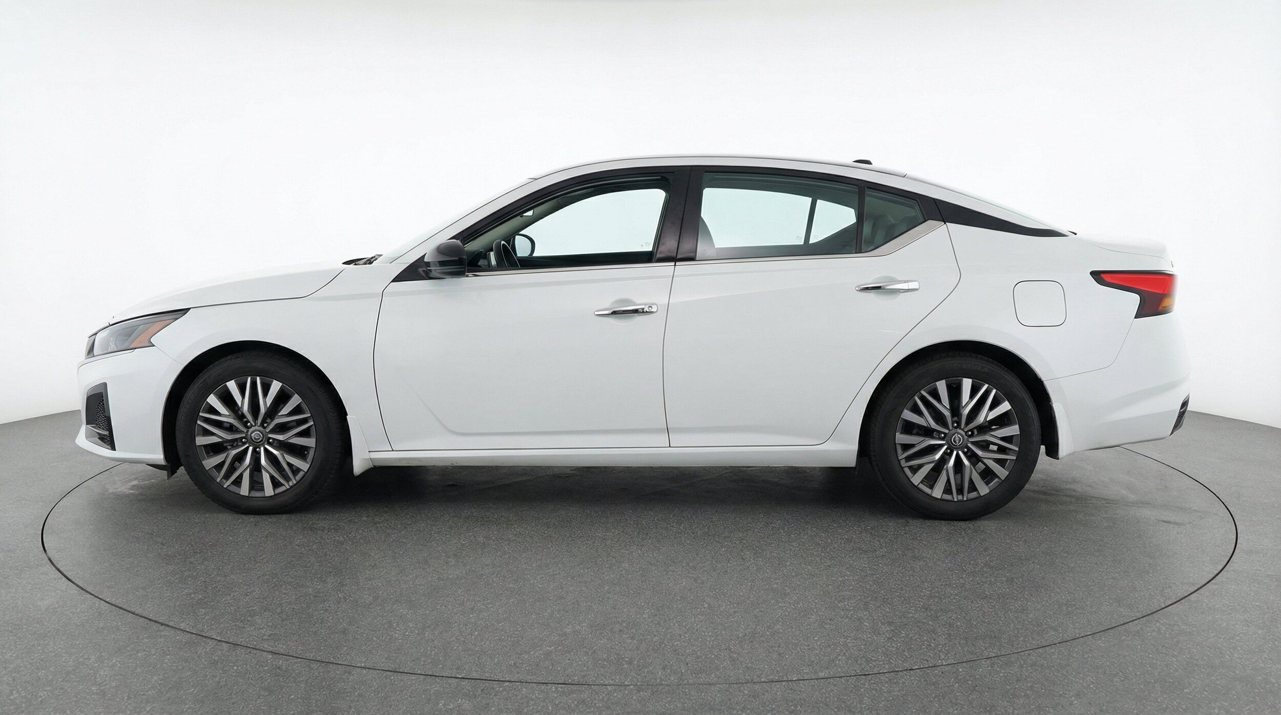 Thumbnail: 2025 Nissan Altima - 5