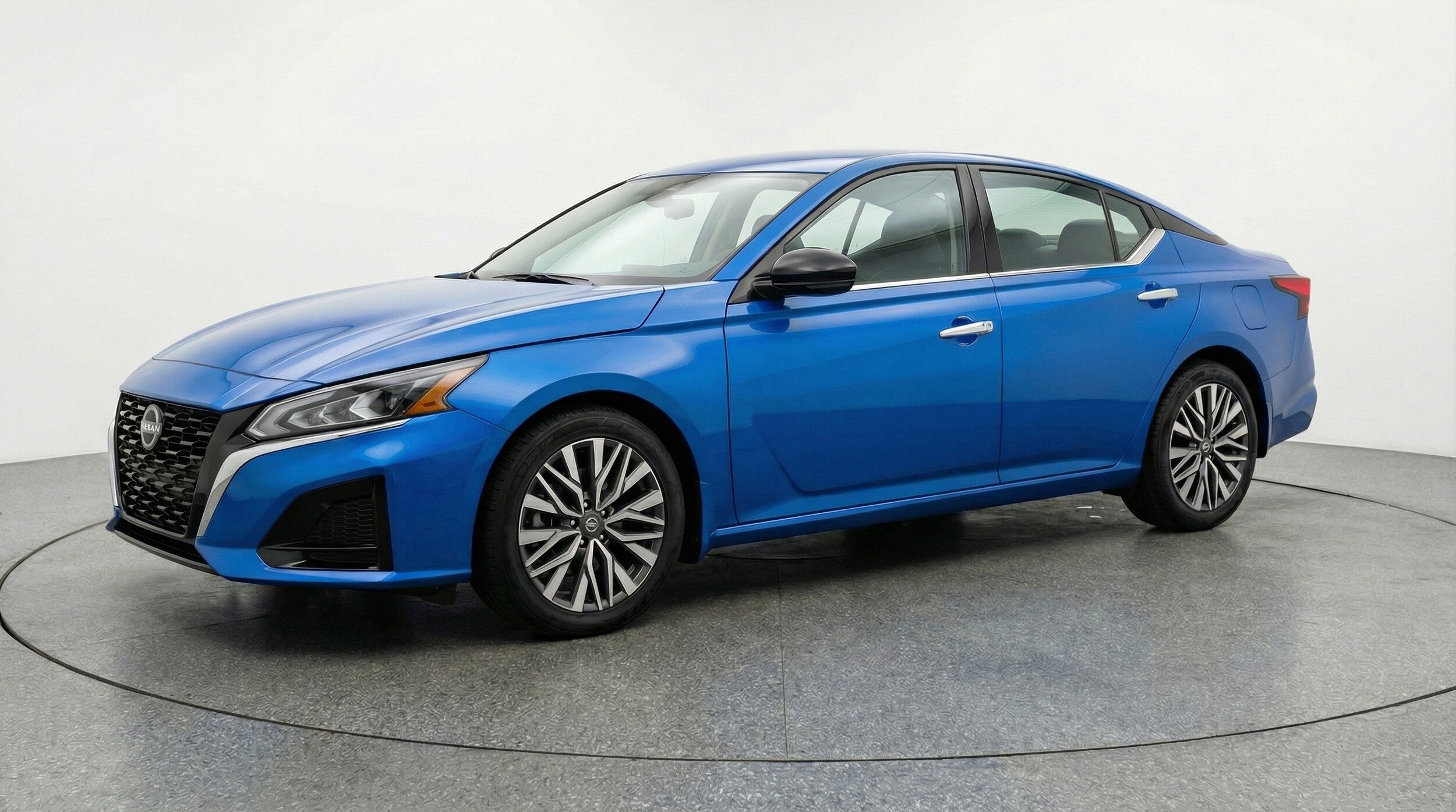 Thumbnail: 2025 Nissan Altima - 3