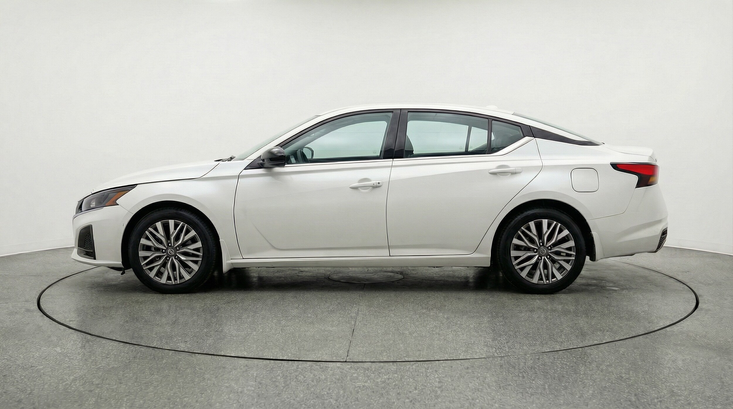 Thumbnail: 2025 Nissan Altima - 4