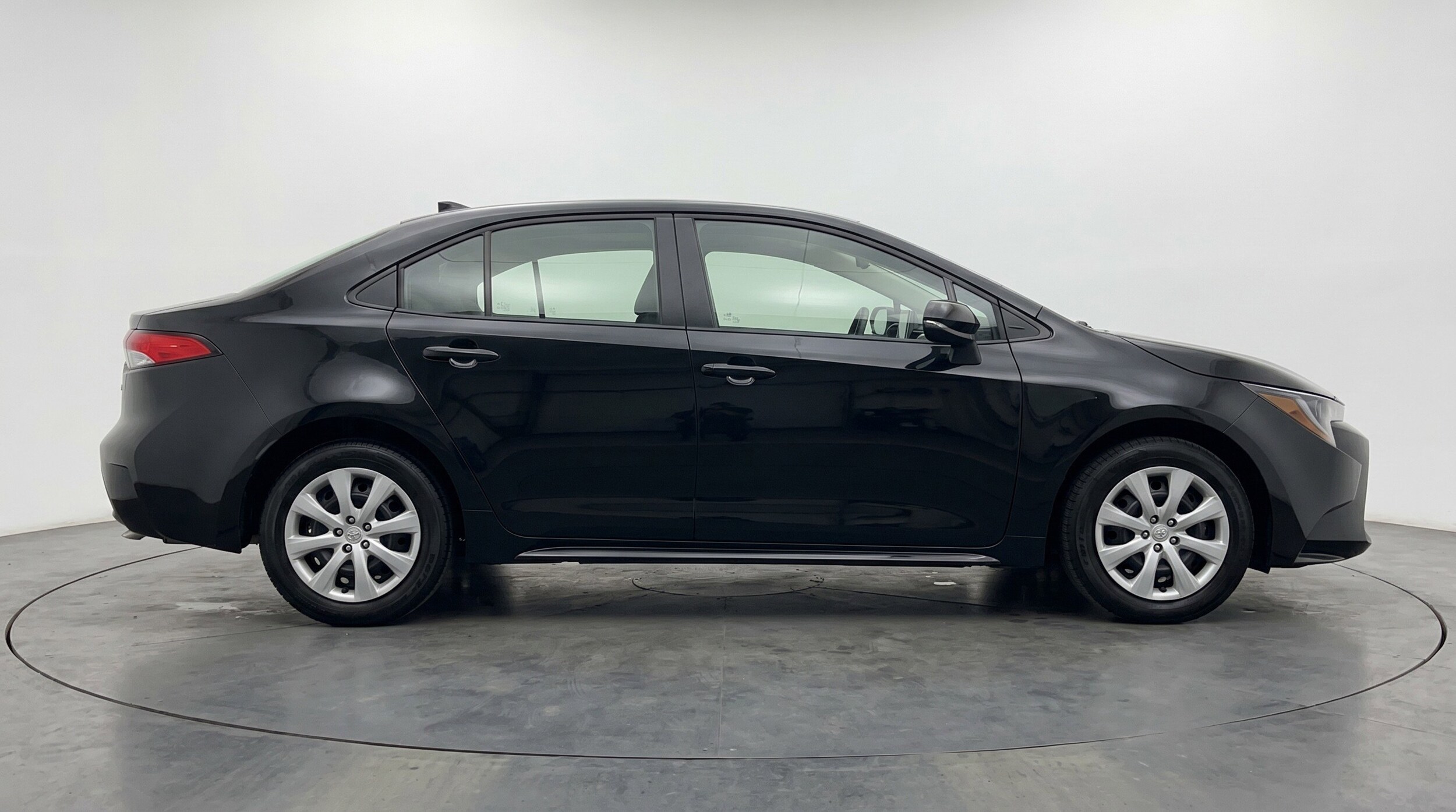 Thumbnail: 2025 Toyota Corolla - 11