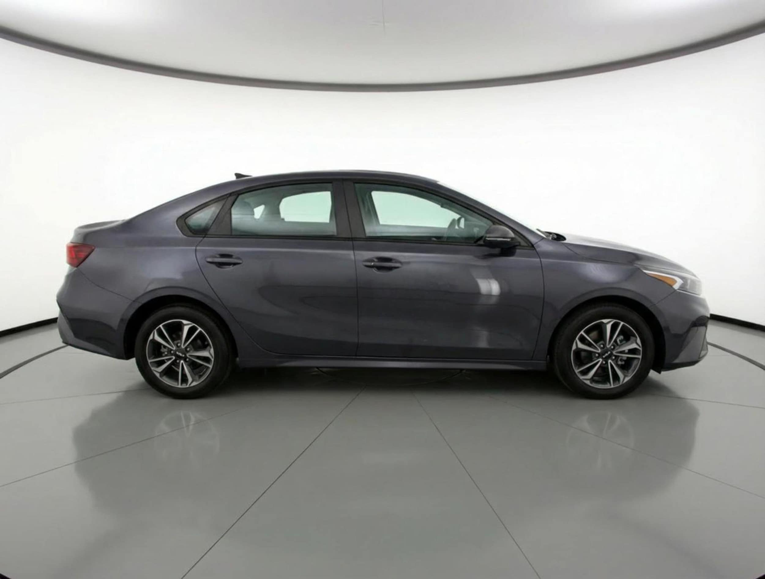 Thumbnail: 2024 Kia Forte - 8