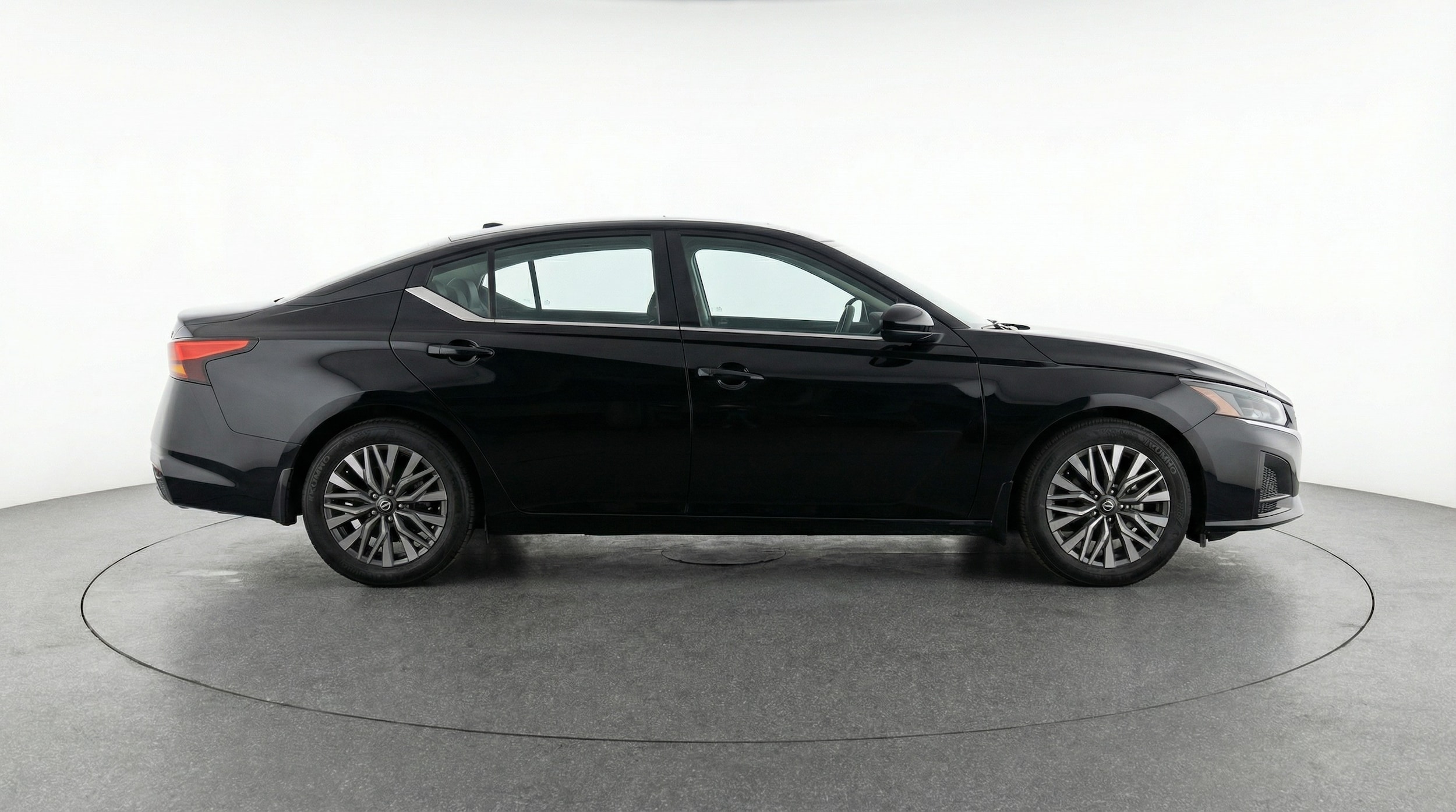 Thumbnail: 2025 Nissan Altima - 8