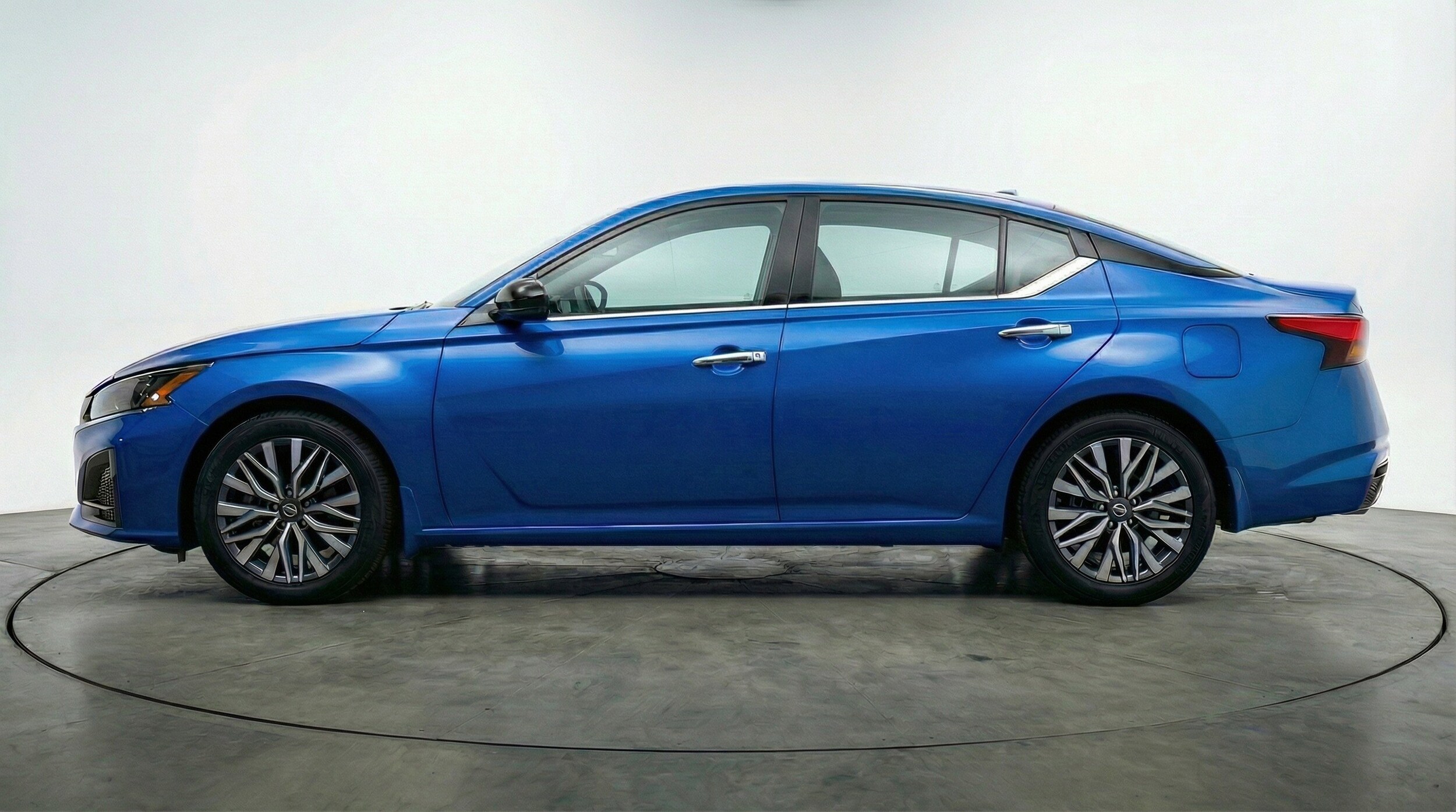 Thumbnail: 2025 Nissan Altima - 5