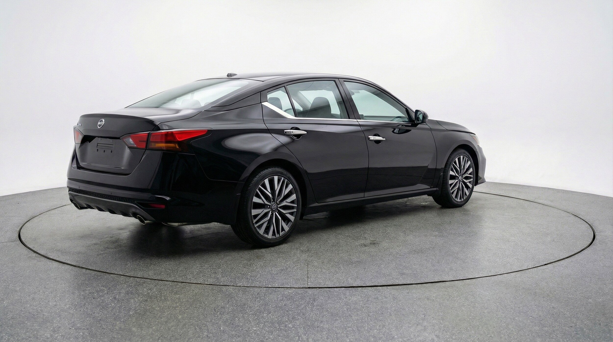 Thumbnail: 2025 Nissan Altima - 9