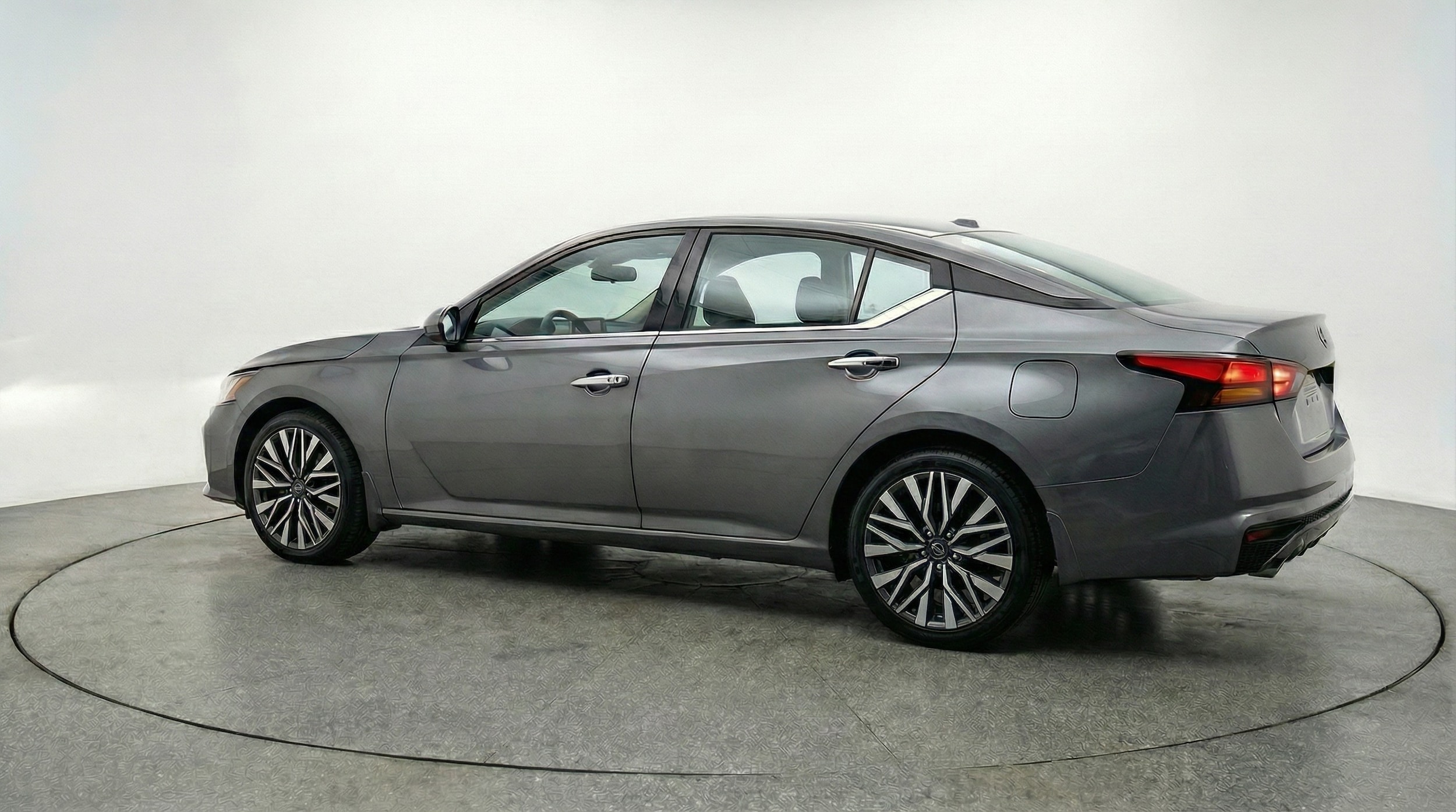 Thumbnail: 2025 Nissan Altima - 5