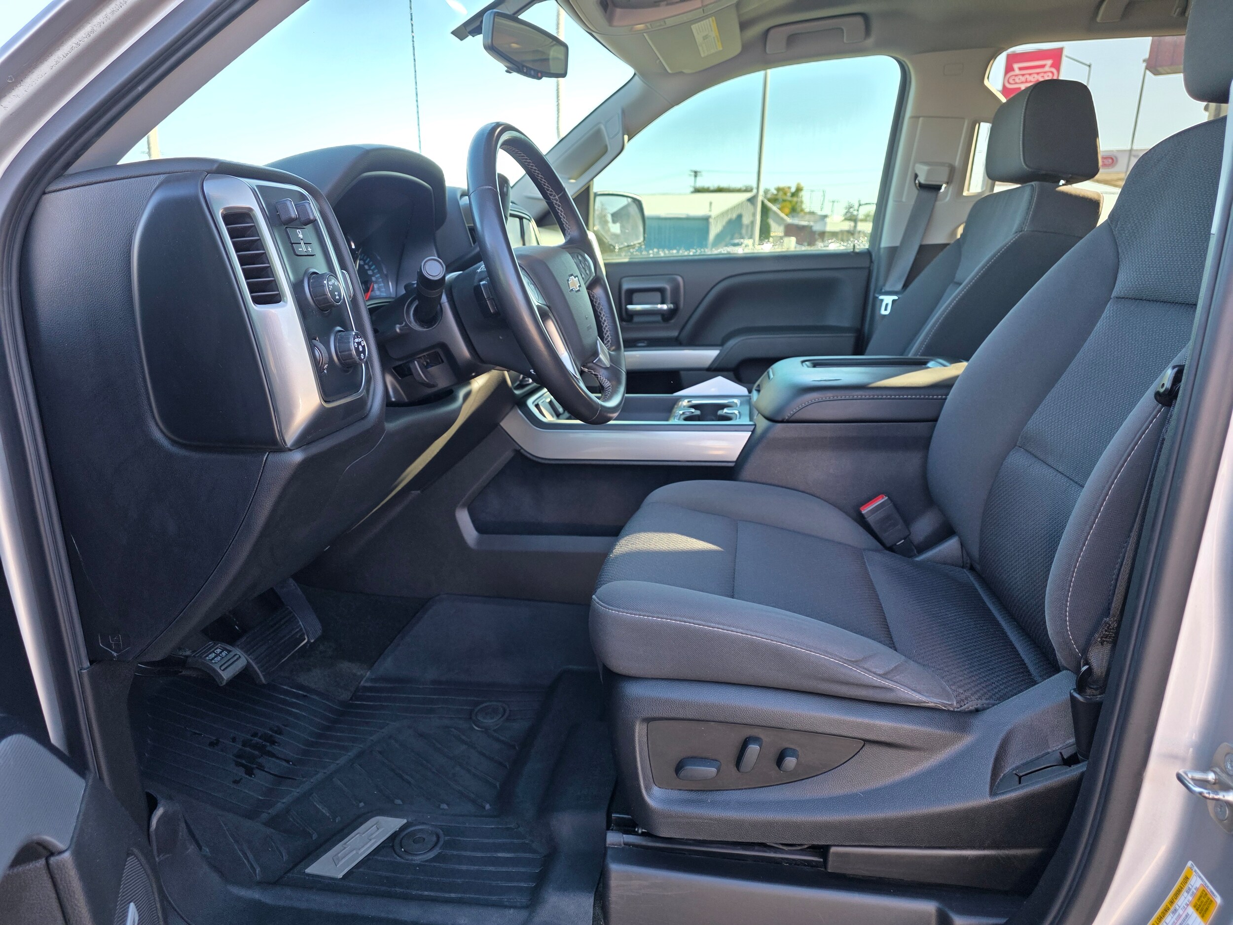 2018 Chevrolet Silverado 1500 LT photo 4