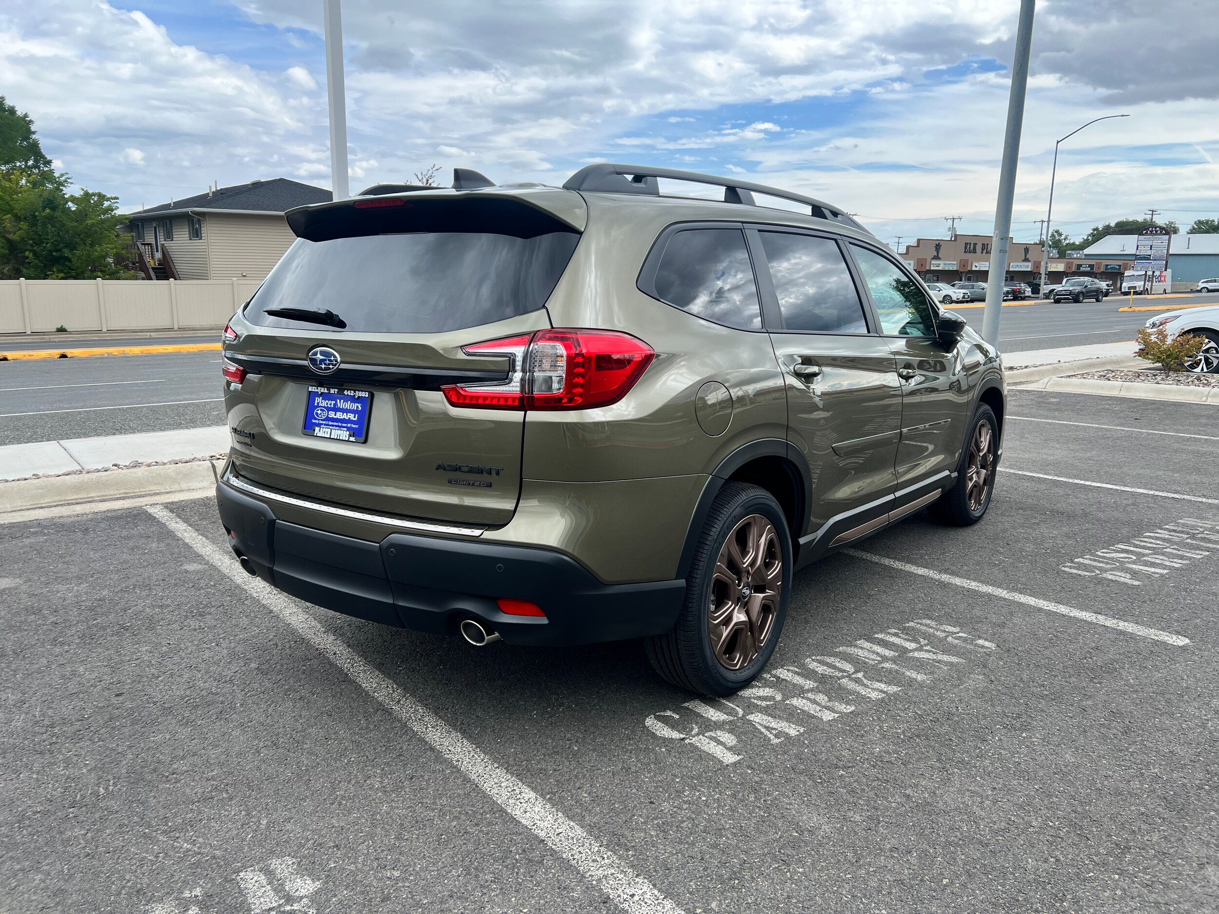 2025 Subaru Ascent Limited photo 2