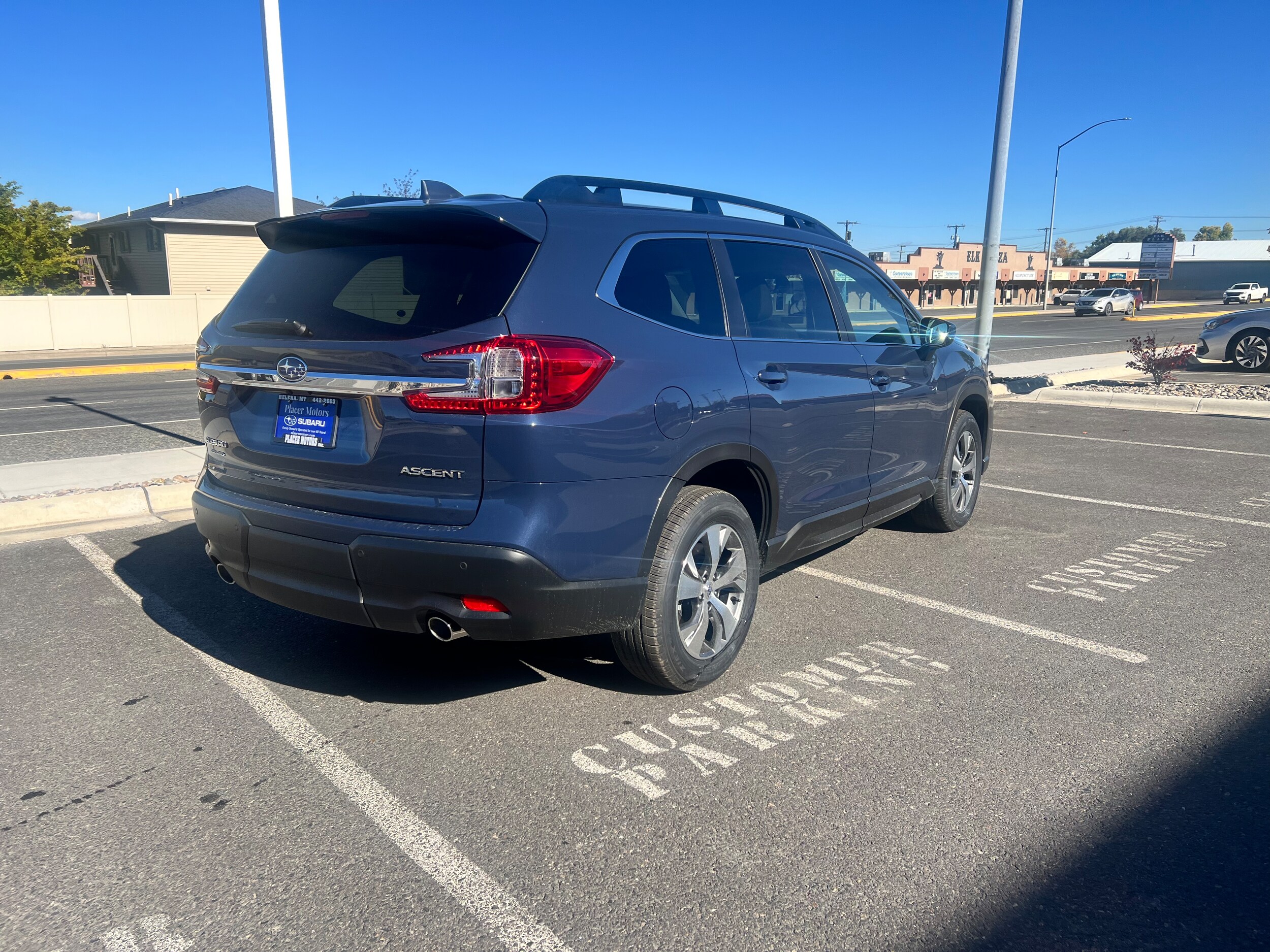 2025 Subaru Ascent Premium photo 2