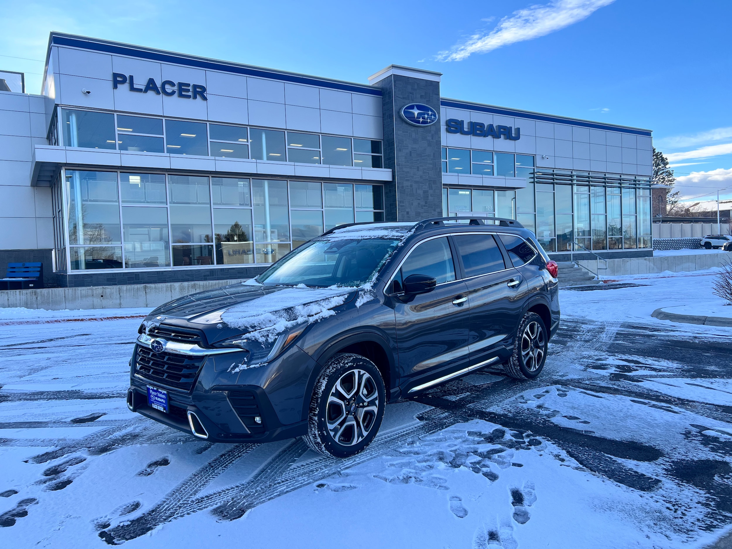 2025 Subaru Ascent Touring's photo