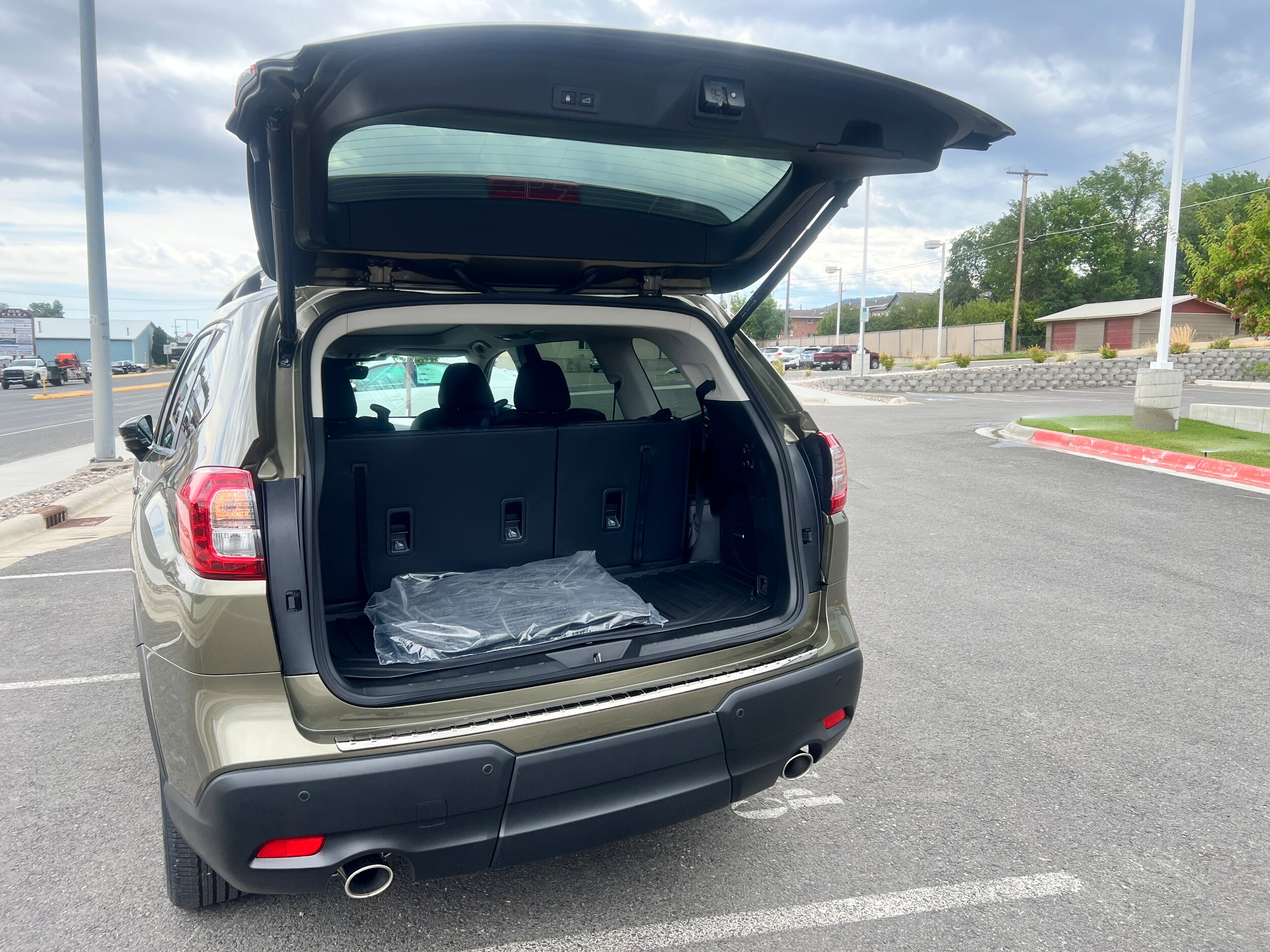 2025 Subaru Ascent Limited photo 3