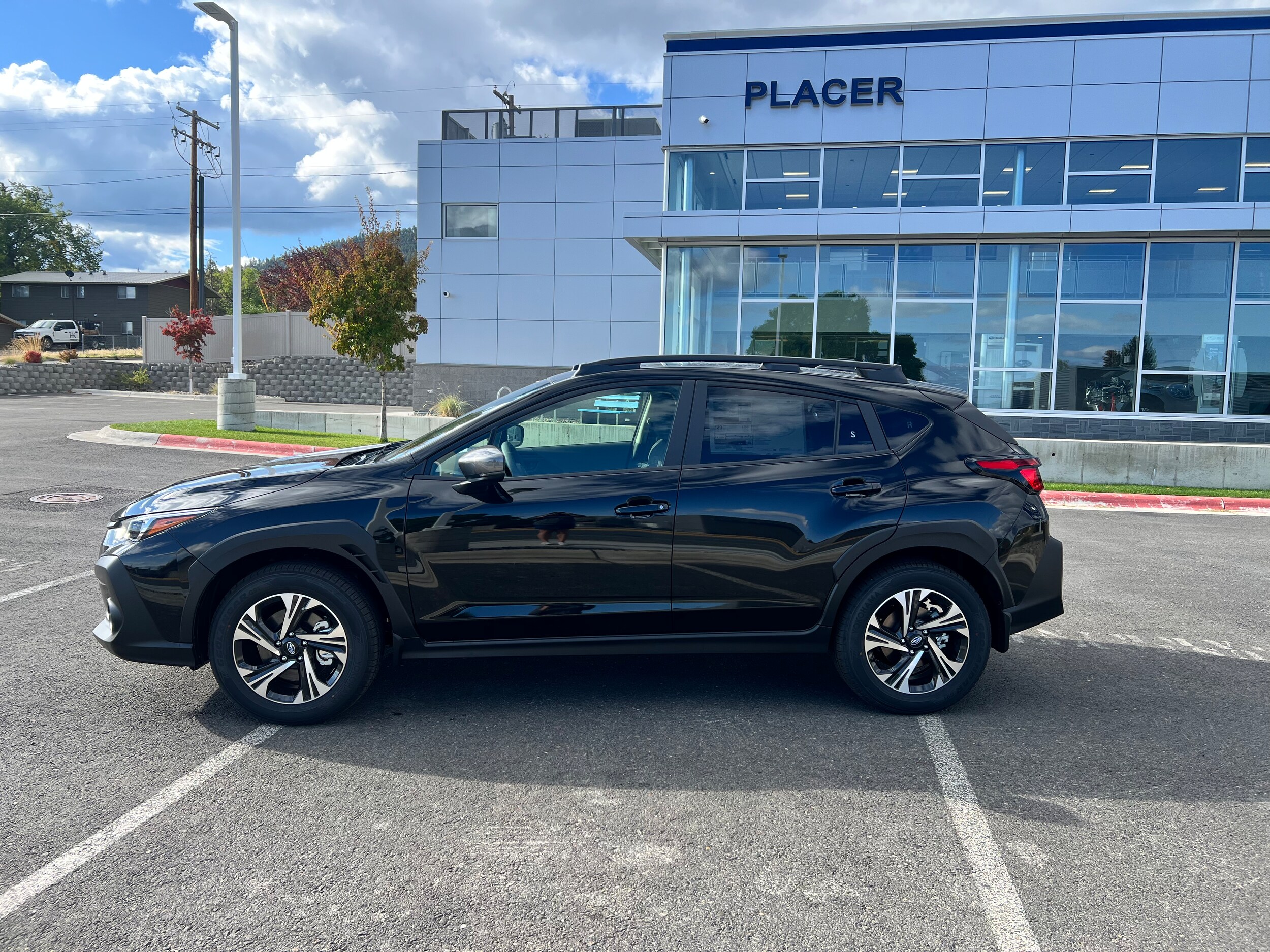 2025 Subaru Crosstrek Premium photo 2