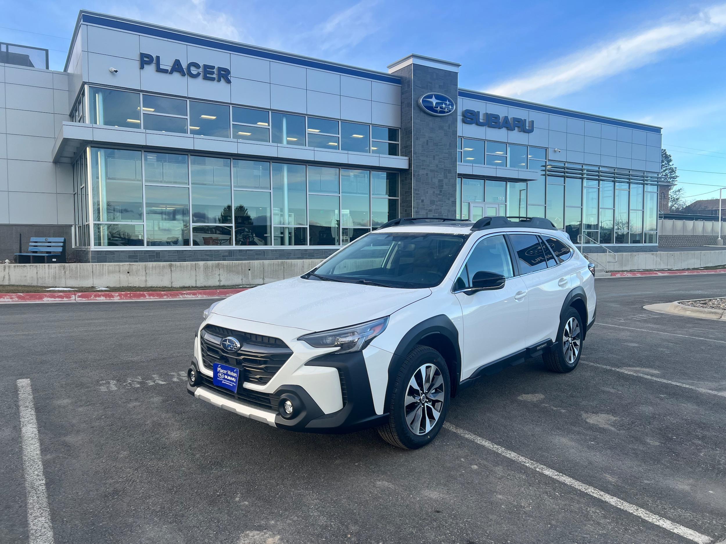 2025 Subaru Outback Limited's photo