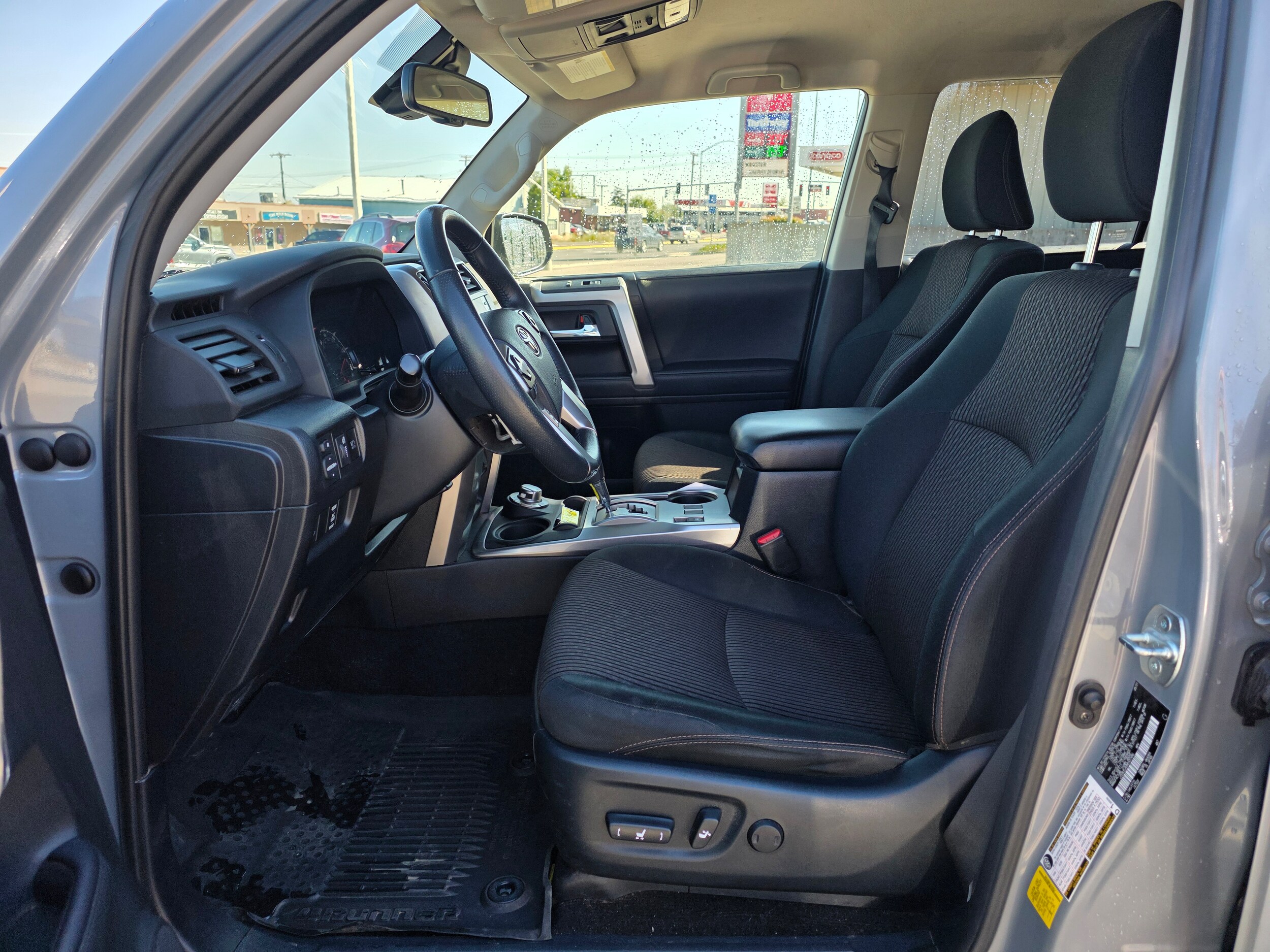 2021 Toyota 4Runner photo 2