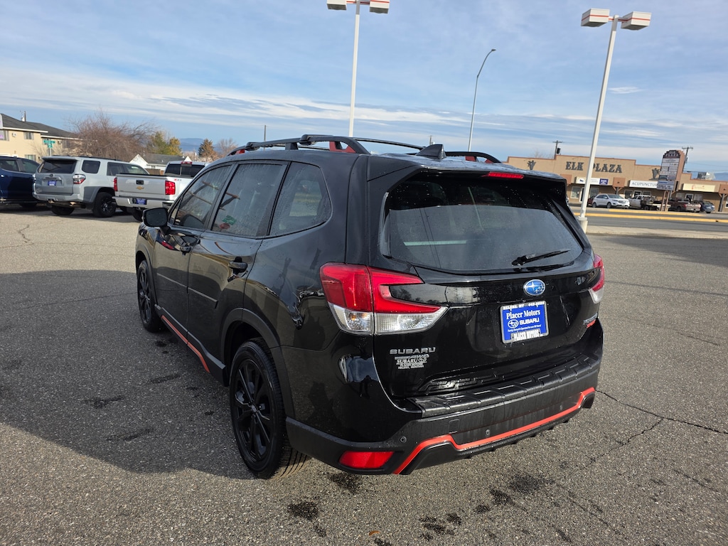 2023 Subaru Forester Sport photo 2