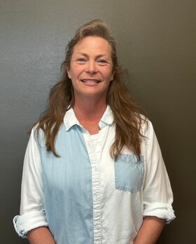 Staff member Lisa Magnuson from ID_4819b56ae386
