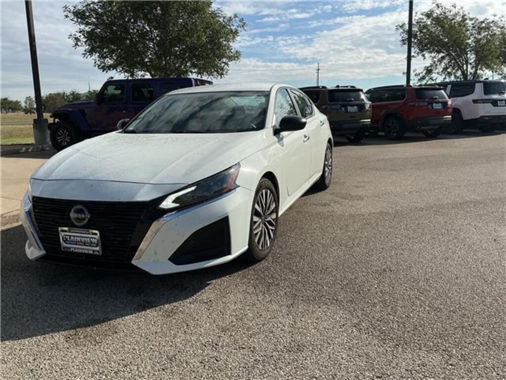 Used 2025 Nissan Altima