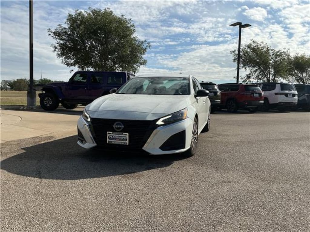 Used 2025 Nissan Altima