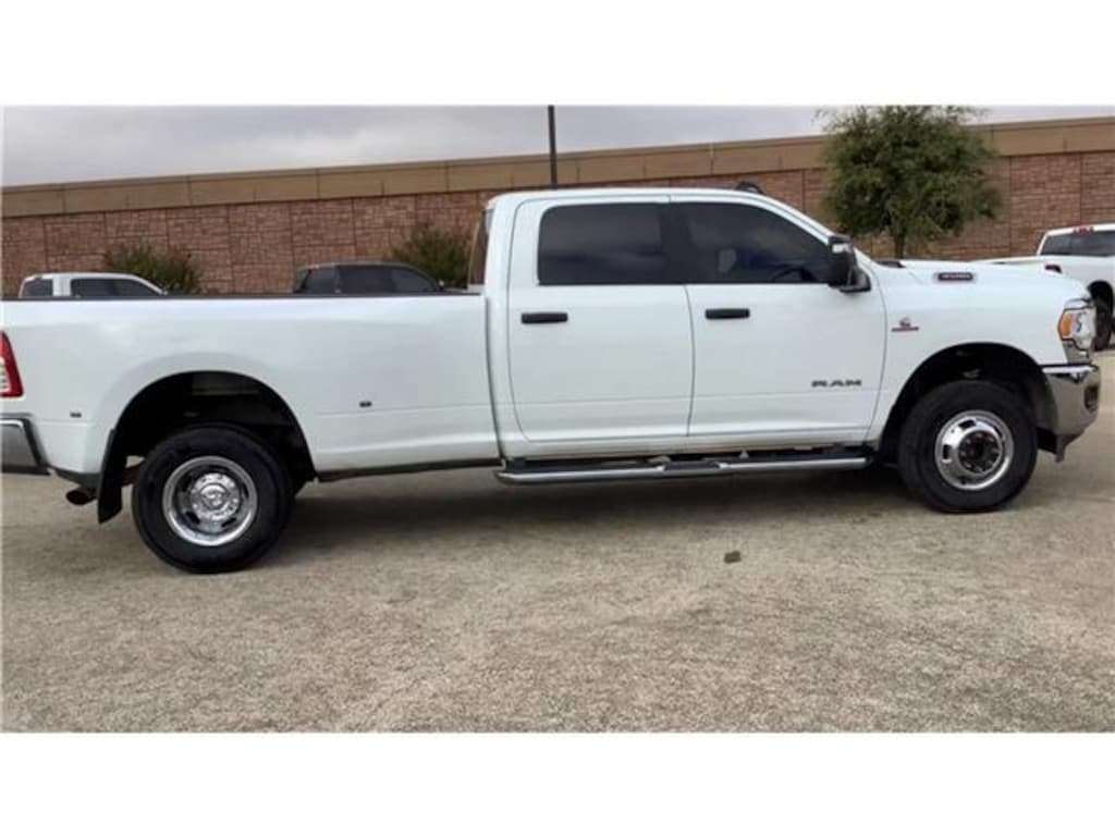 Used 2024 RAM 3500 Big Horn 4x4 Crew Cab 8 ft. box 169.5 in. WB