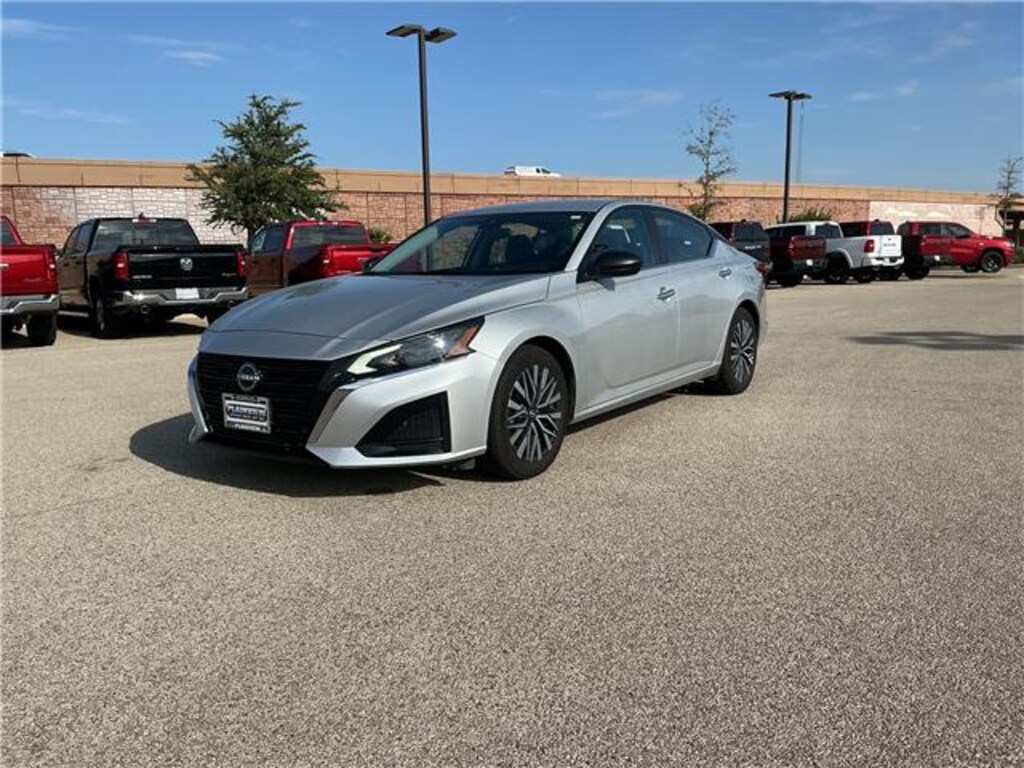 Used 2025 Nissan Altima